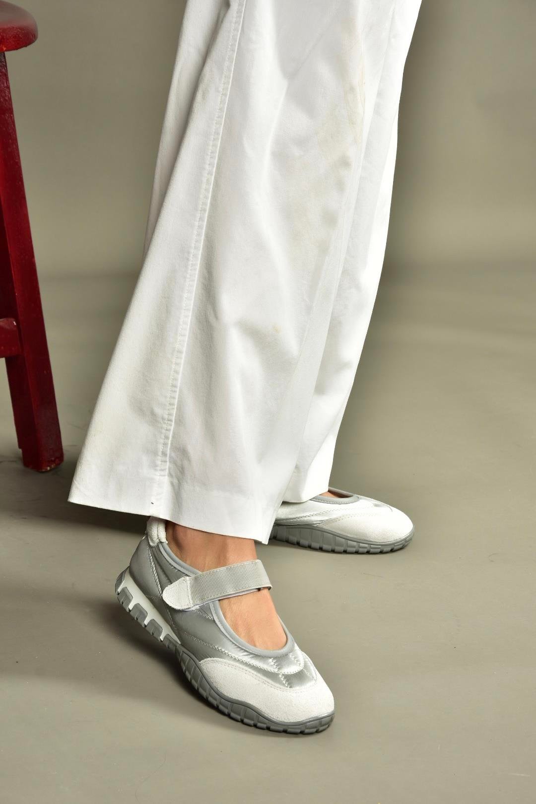 V312651304 Gri Kumaş Bantlı Günlük Kadın Ayakkabı