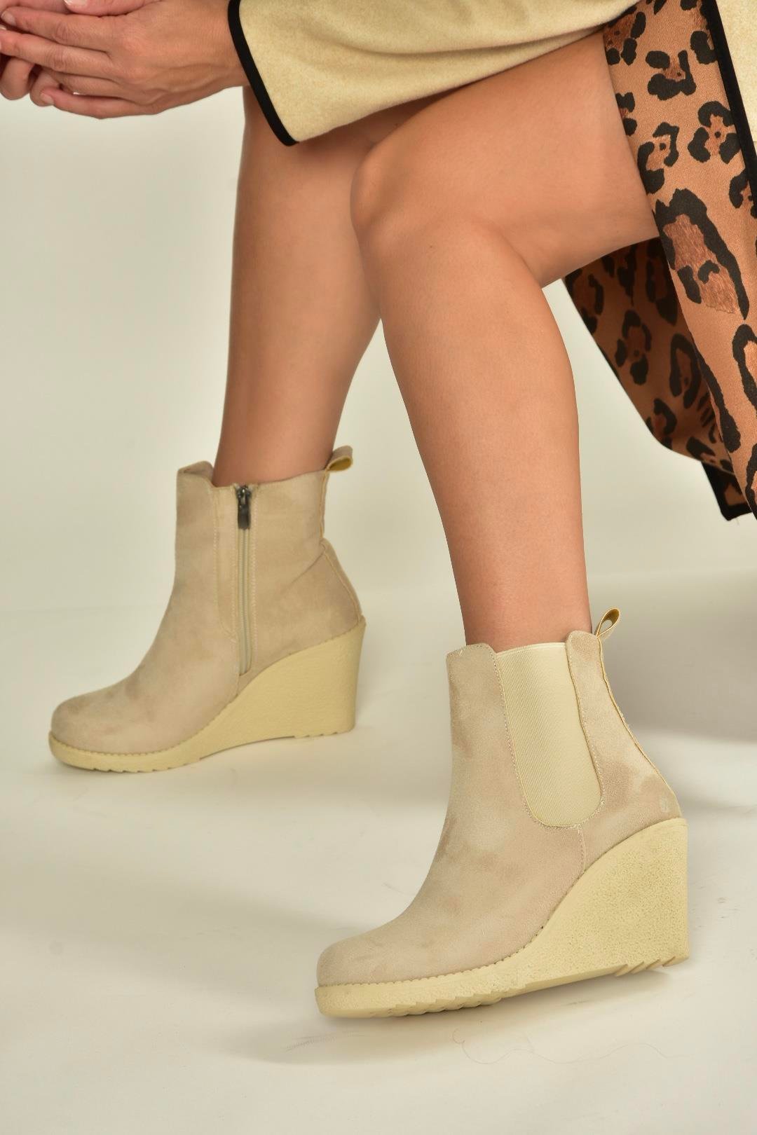 V361197002 Ten Süet Dolgu Topuklu Kadın Bot