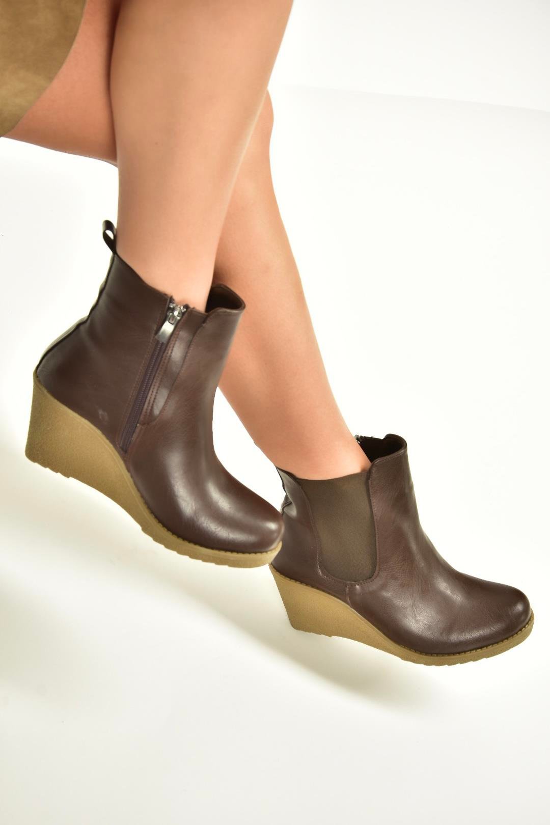 V361197009 Kahverengi Dolgu Topuklu Kadın Bot