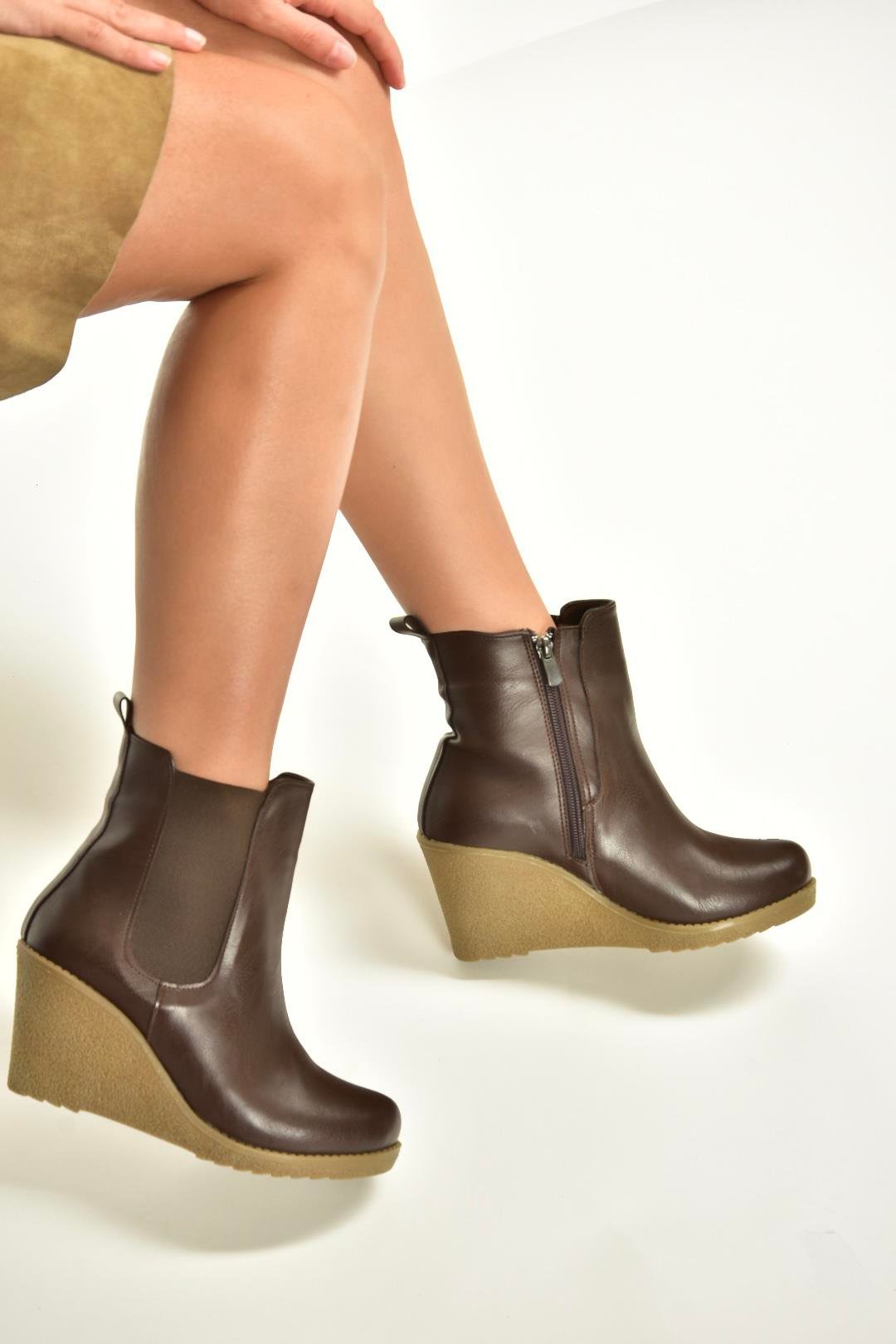 V361197009 Kahverengi Dolgu Topuklu Kadın Bot