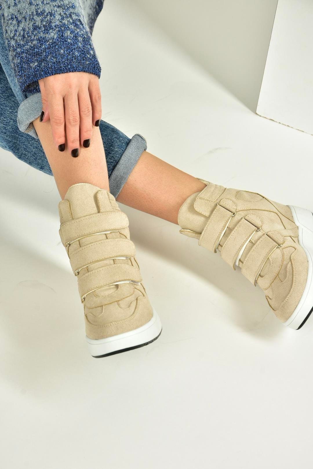 V367856002 Bej Süet Gizli Topuklu Cırtlı Spor Bot