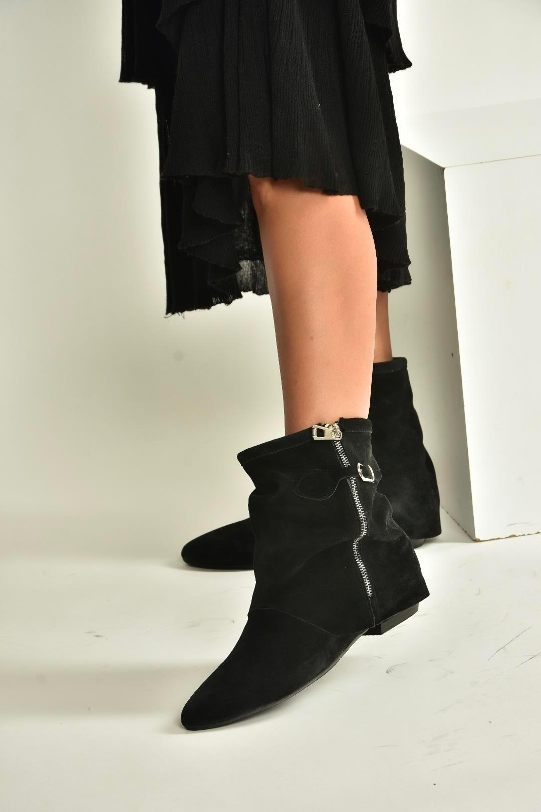 V380614202 Siyah Hakiki Deri Süet Fermuar Detaylı Günlük Kadın Bot