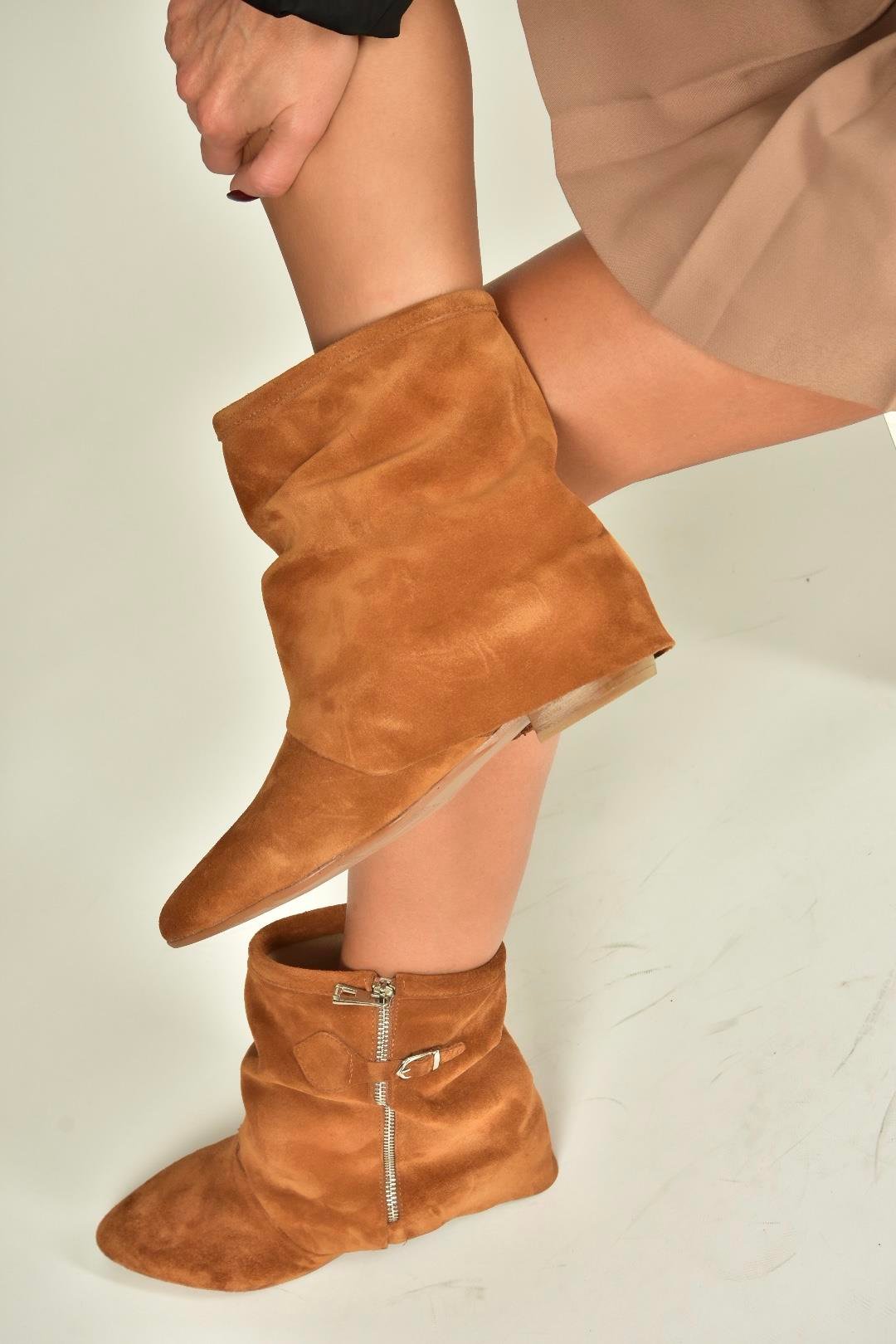 V380614202 Taba Hakiki Deri Süet Fermuar Detaylı Günlük Kadın Bot