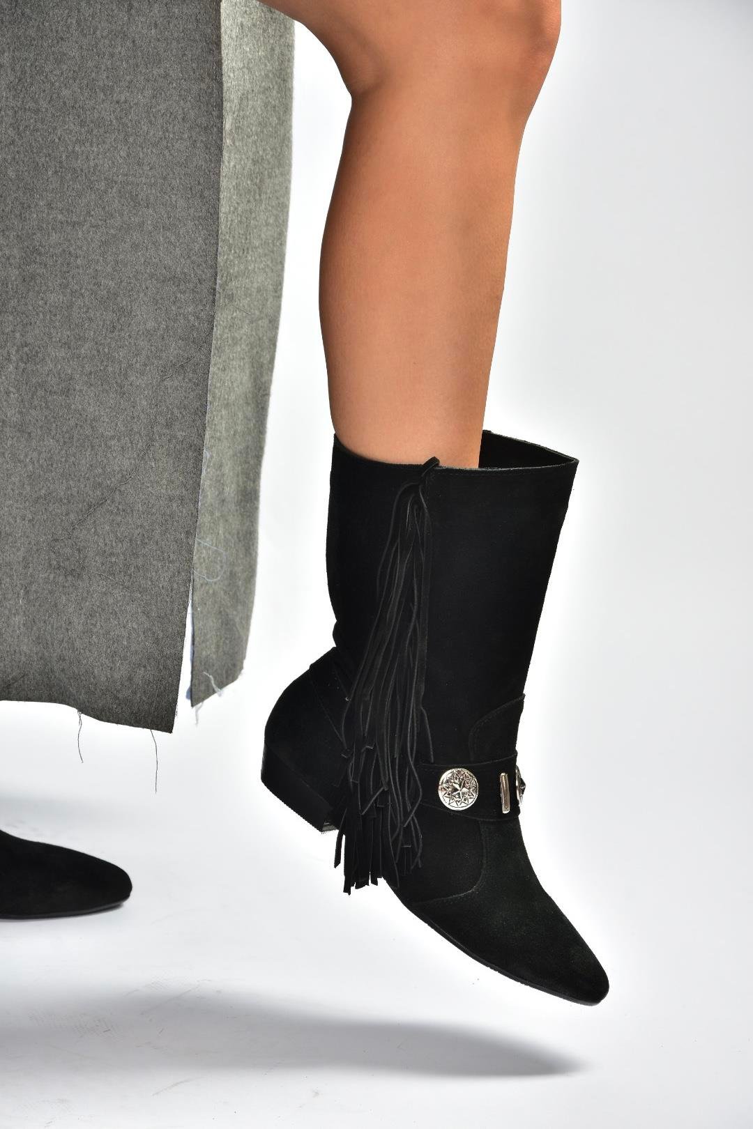 V380625502 Siyah Süet Püskül Detaylı Kadın Bot