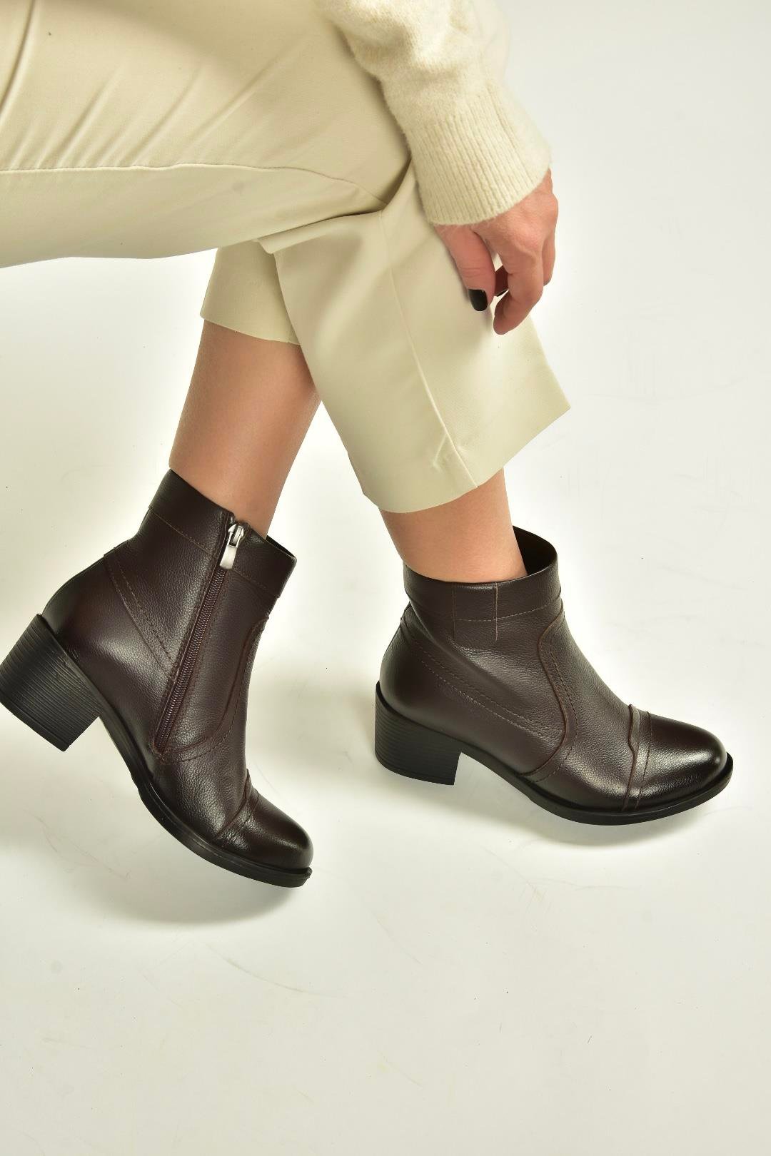 V555567203 Kahverengi Alçak Topuklu Comfort Ortopedik Taban Kadın Bot