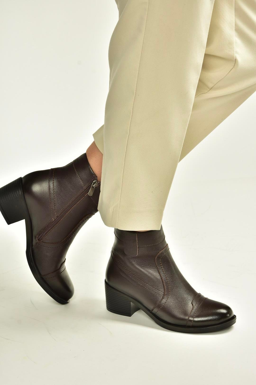 V555567203 Kahverengi Alçak Topuklu Comfort Ortopedik Taban Kadın Bot