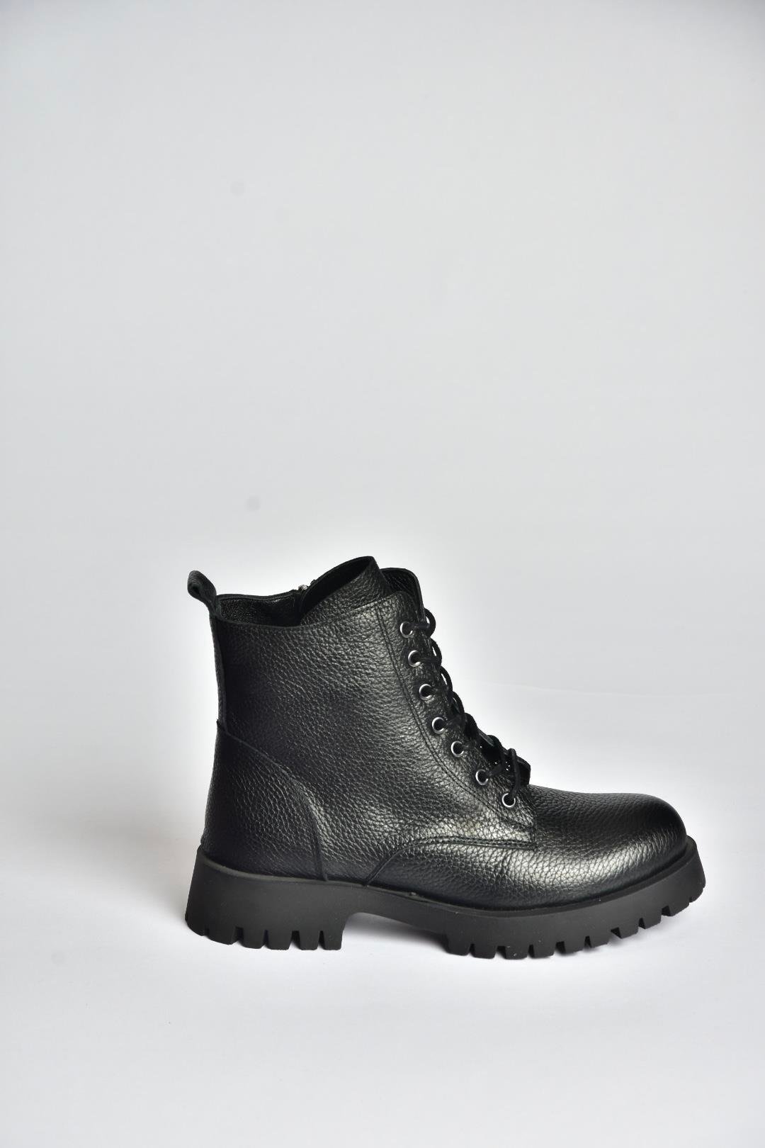 V555700703 Siyah Hakiki Deri Bağcıklı Kadın Bot