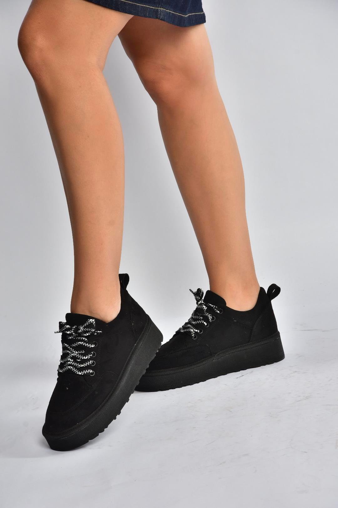 V602045402 Siyah Süet Kalın Tabanlı Günlük Kadın Ayakkabı