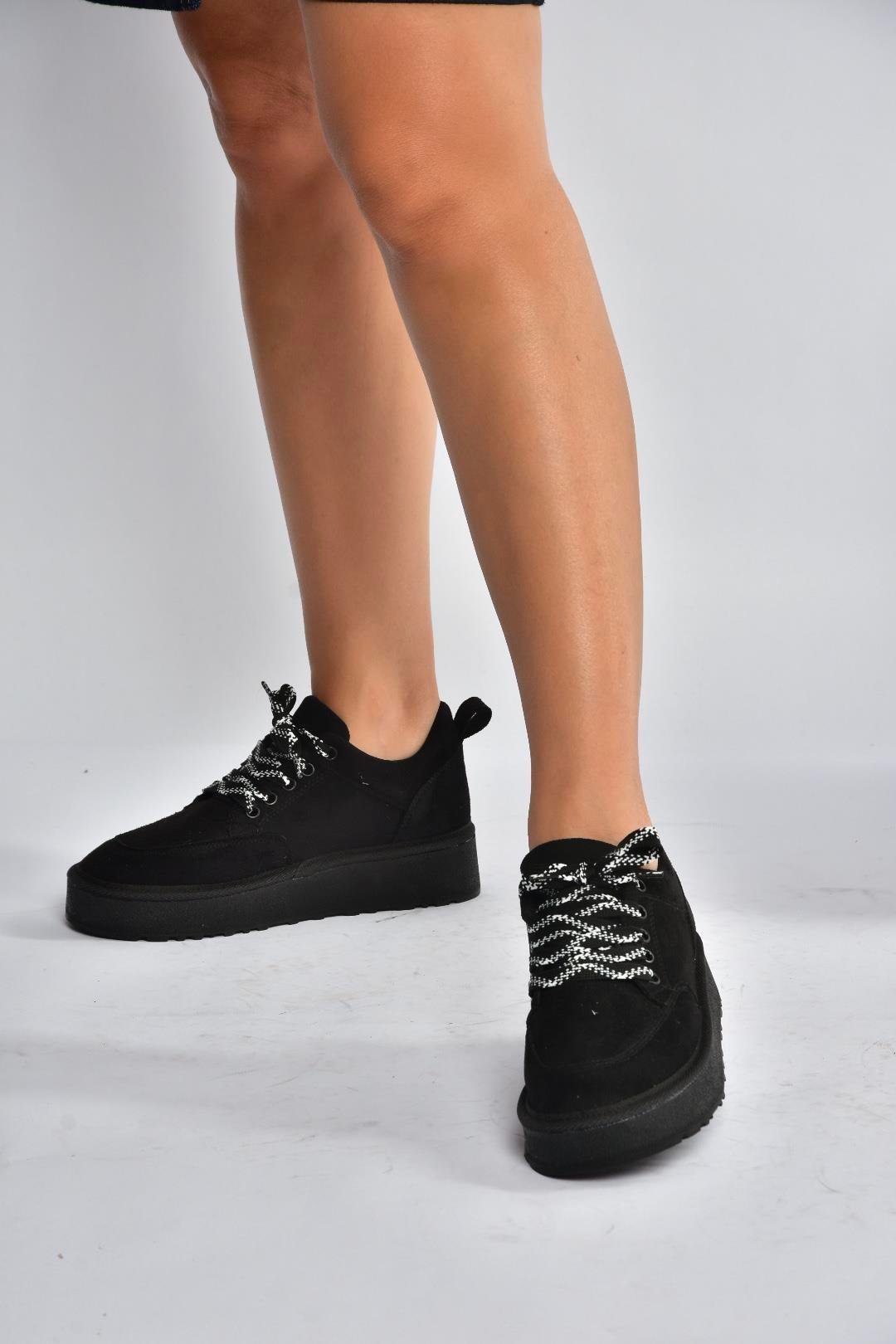 V602045402 Siyah Süet Kalın Tabanlı Günlük Kadın Ayakkabı