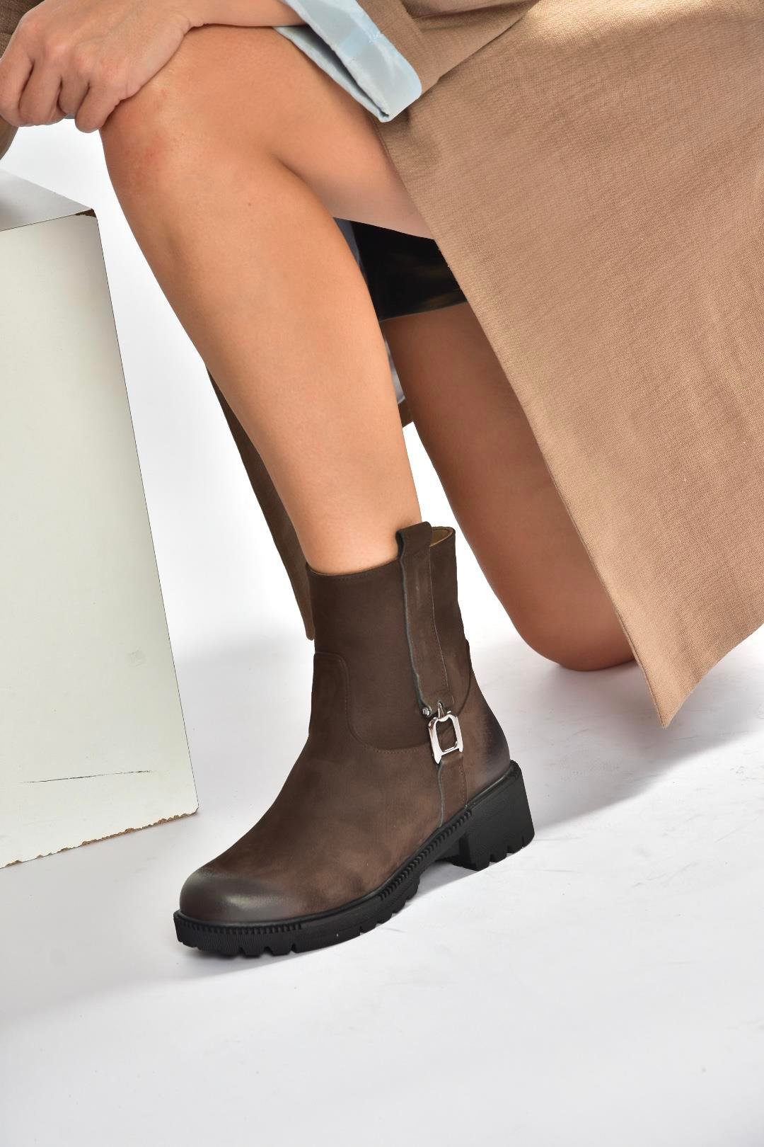 V654070401 Kahverengi Hakiki Deri Nubuk Kadın Bot