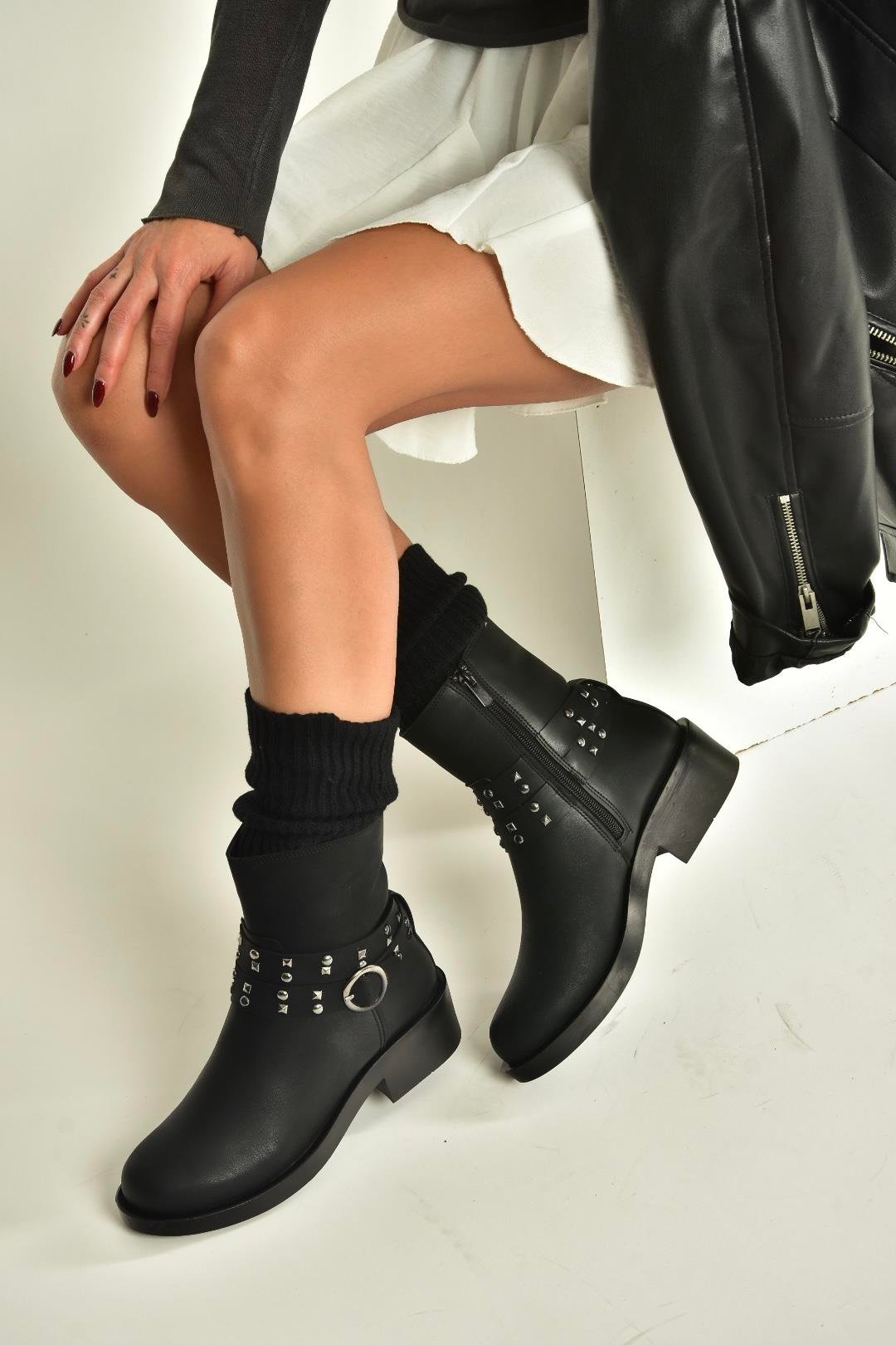 V674121209 Siyah Alçak Topuklu Fermuarlı Kadın Bot