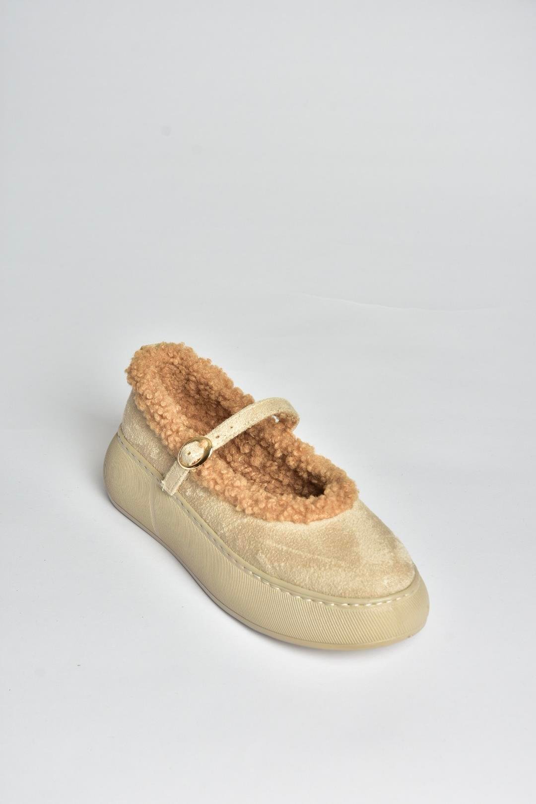 V811269502 Bej Süet İçi Kürklü Günlük Kadın Ayakkabı