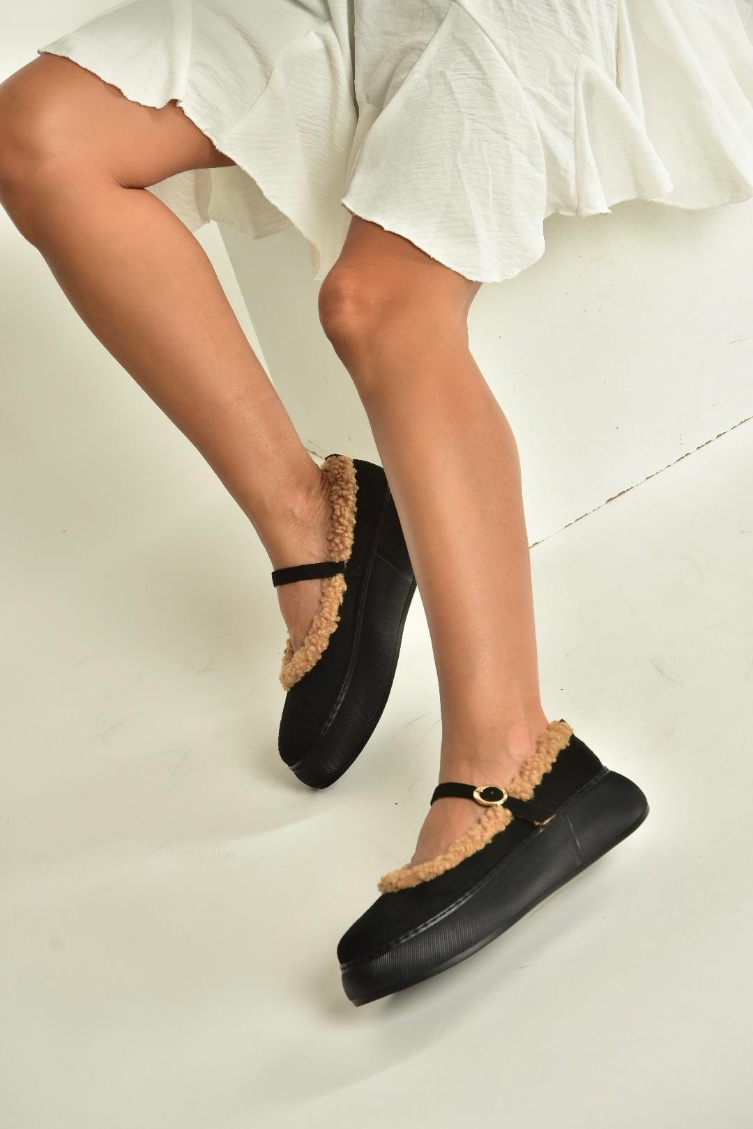 V811269502 Siyah Süet İçi Kürklü Günlük Kadın Ayakkabı