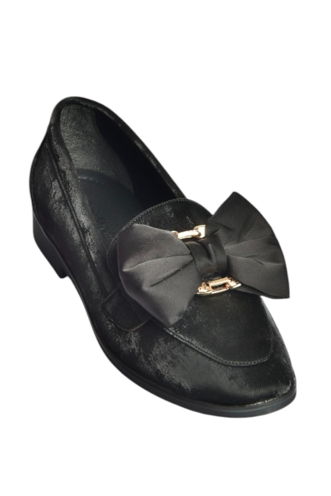 V820002901 Siyah Nubuk Kurdele Detaylı Kadın Ayakkabı