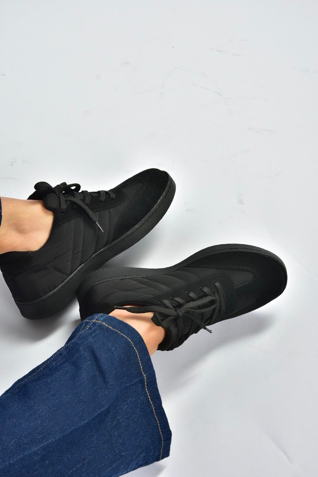 V820104404 Siyah Kumaş Spor Ayakkabı Sneakers