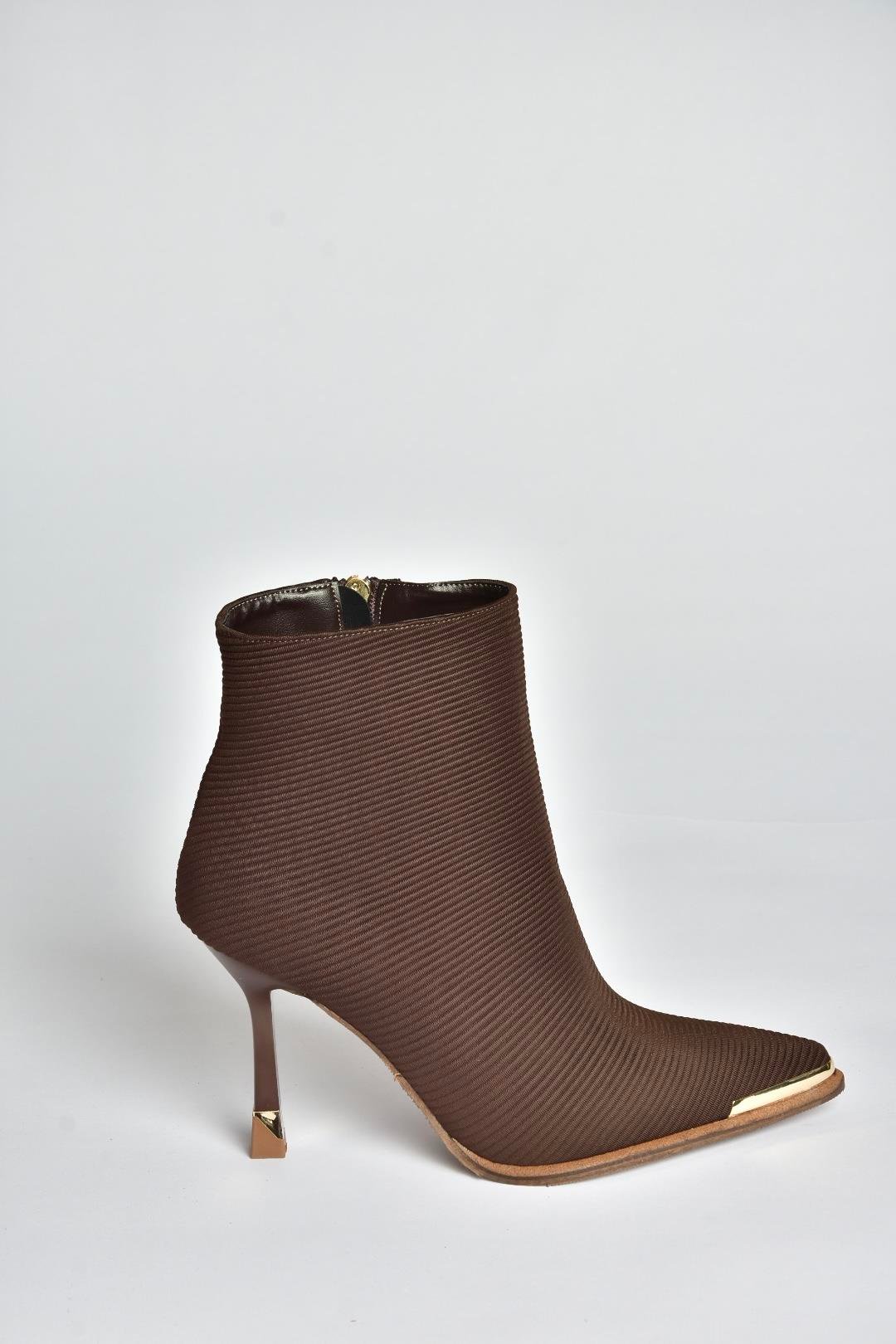 V820200504 Kahverengi Kumaş İnce Topuklu Sivri Burunlu Yarım Bot