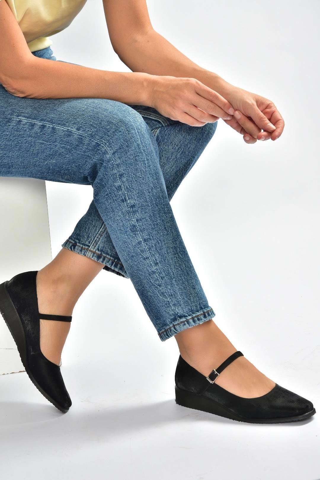 V820203504 Siyah Kumaş Bantlı Günlük Kadın Ayakkabı