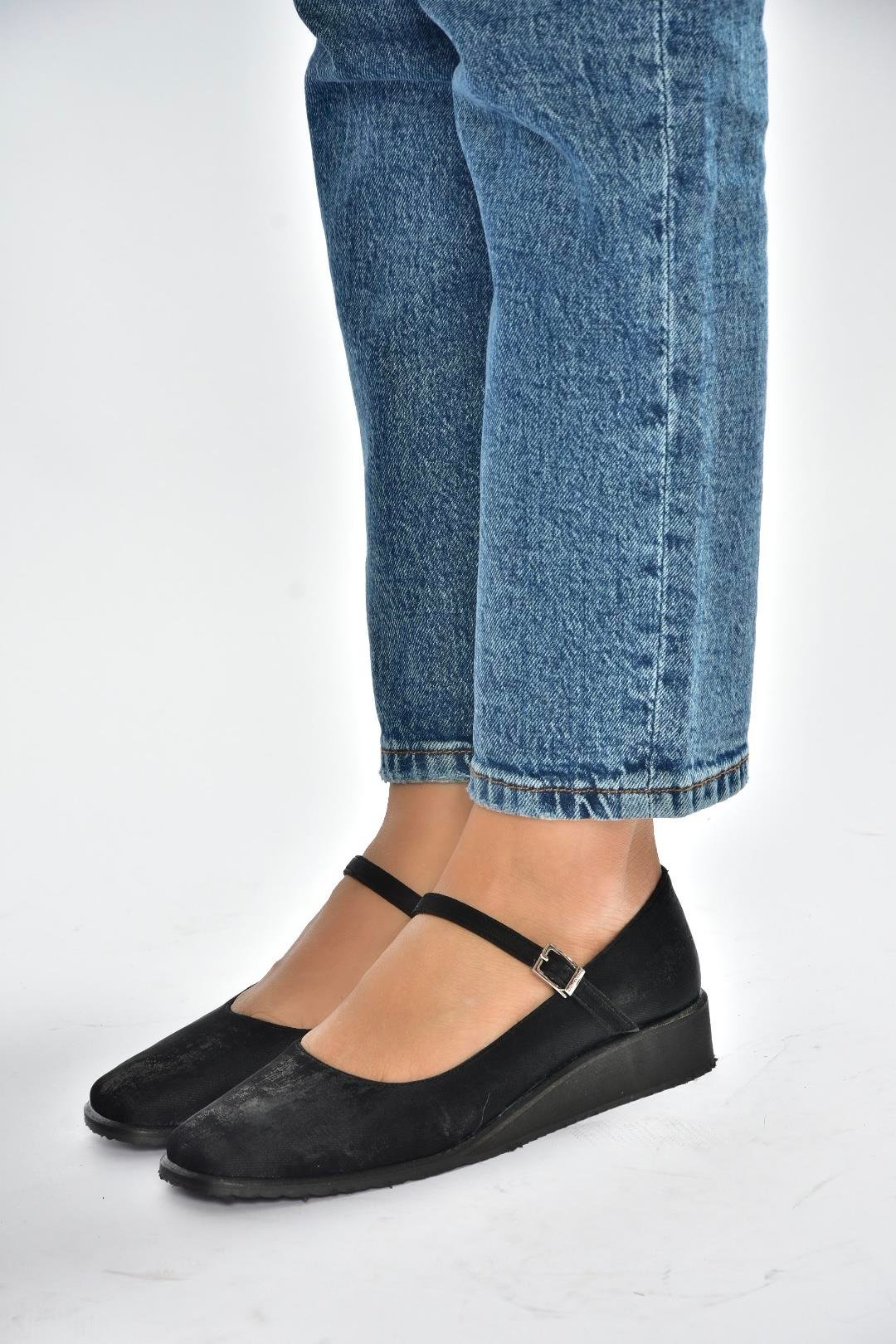 V820203504 Siyah Kumaş Bantlı Günlük Kadın Ayakkabı