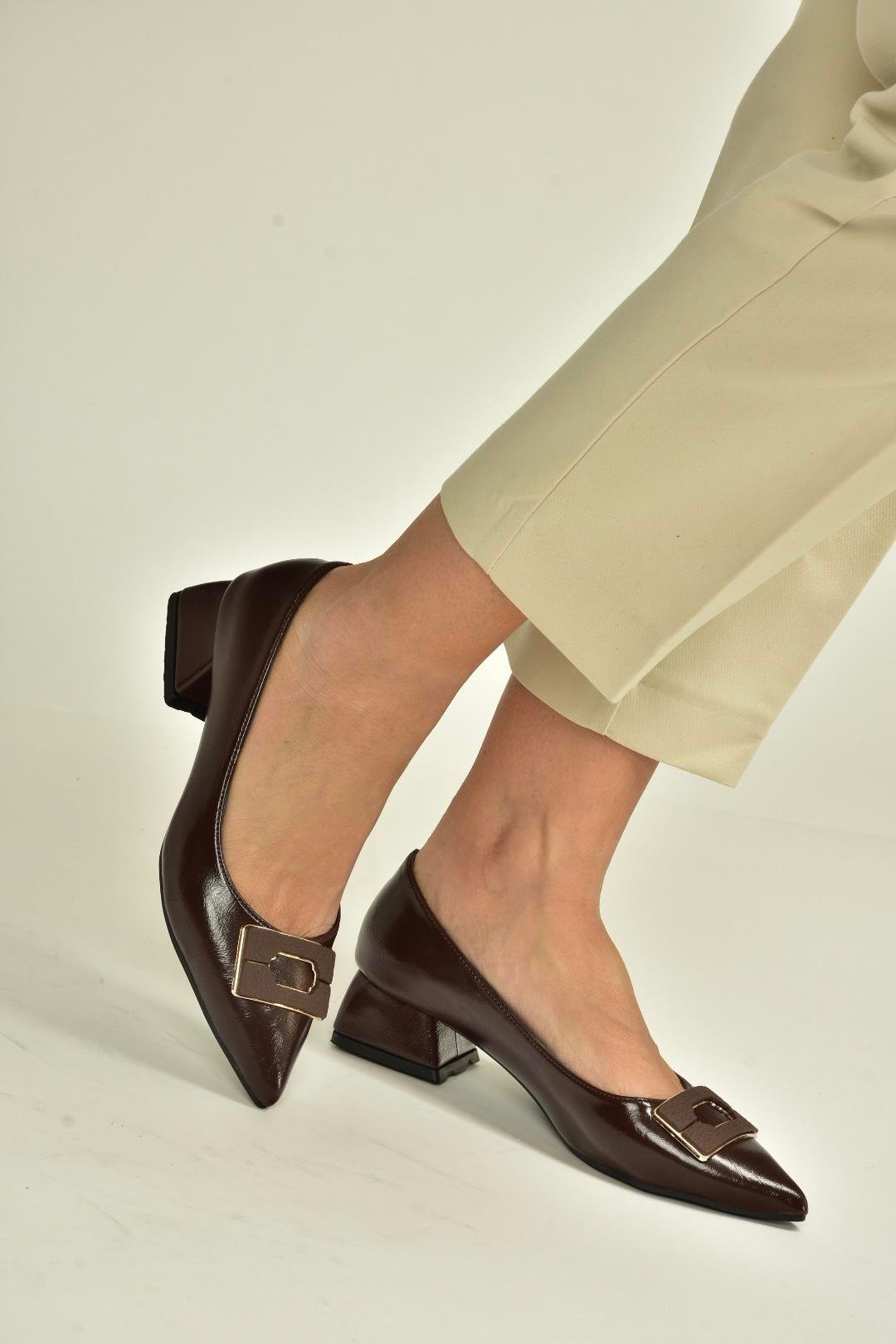 V820371160 Kahverengi Rustik Kalın Topuklu Kadın Ayakkabı