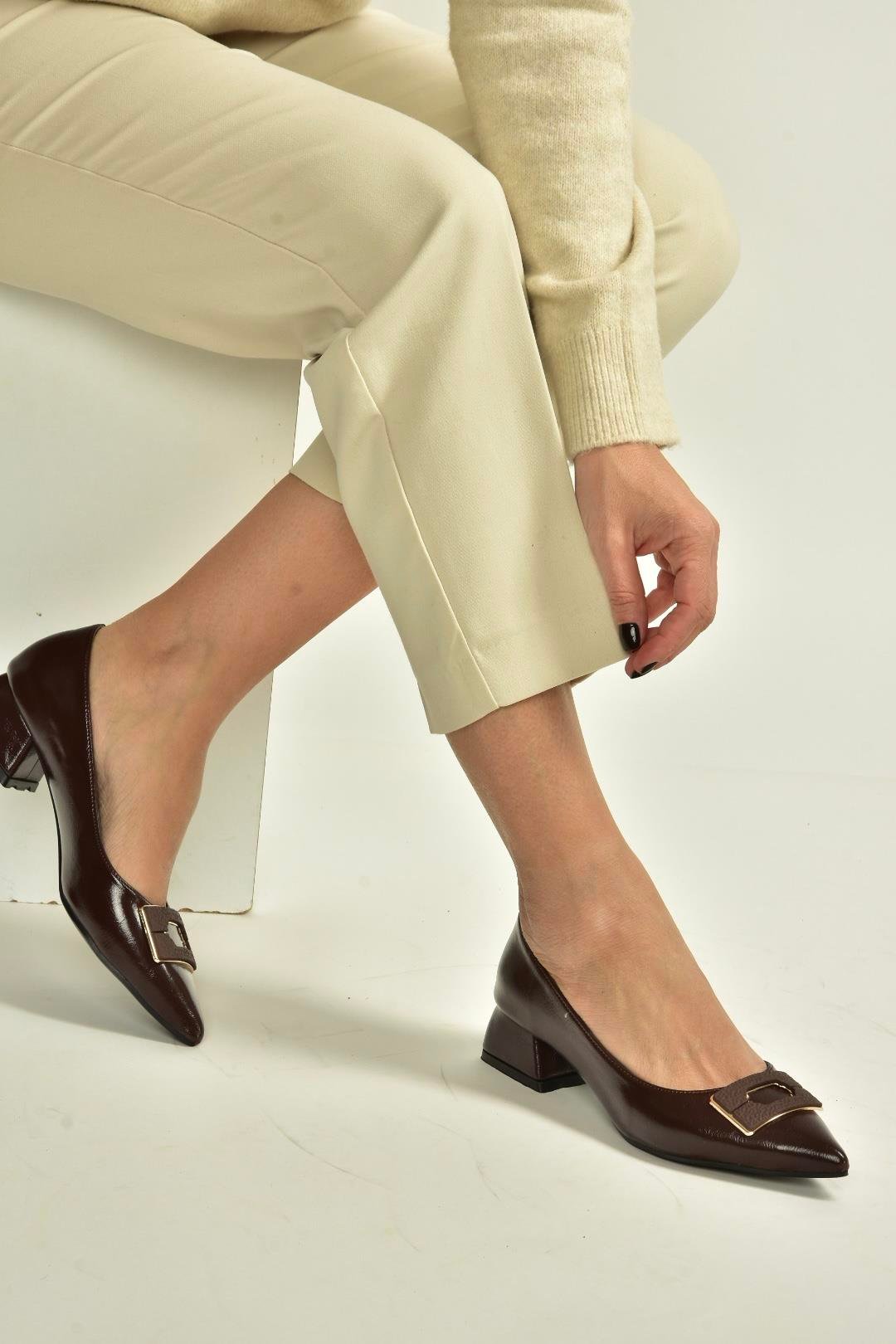 V820371160 Kahverengi Rustik Kalın Topuklu Kadın Ayakkabı