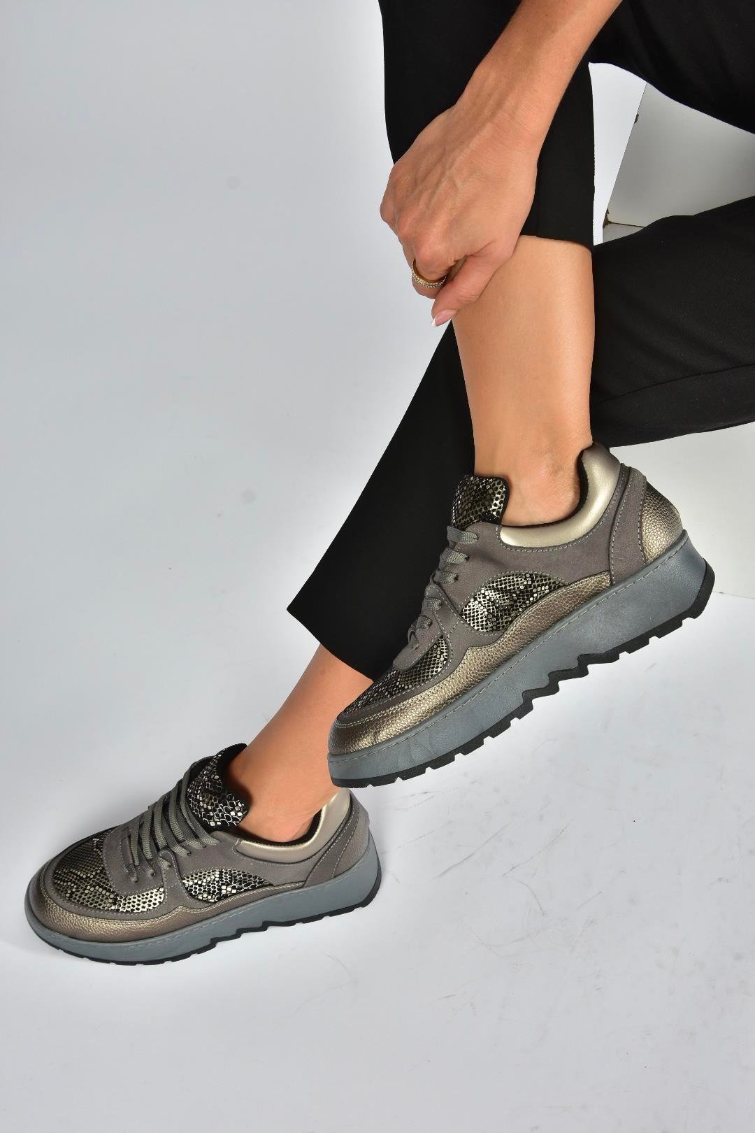 V820720309 Gri Kalın Tabanlı Spor Ayakkabı Sneakers