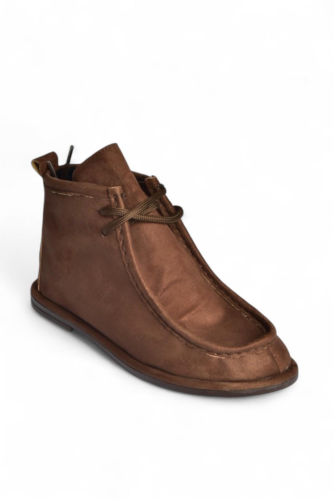 V846926302 Kahverengi Süet Düz Tabanlı Bağcıklı Kadın Bot