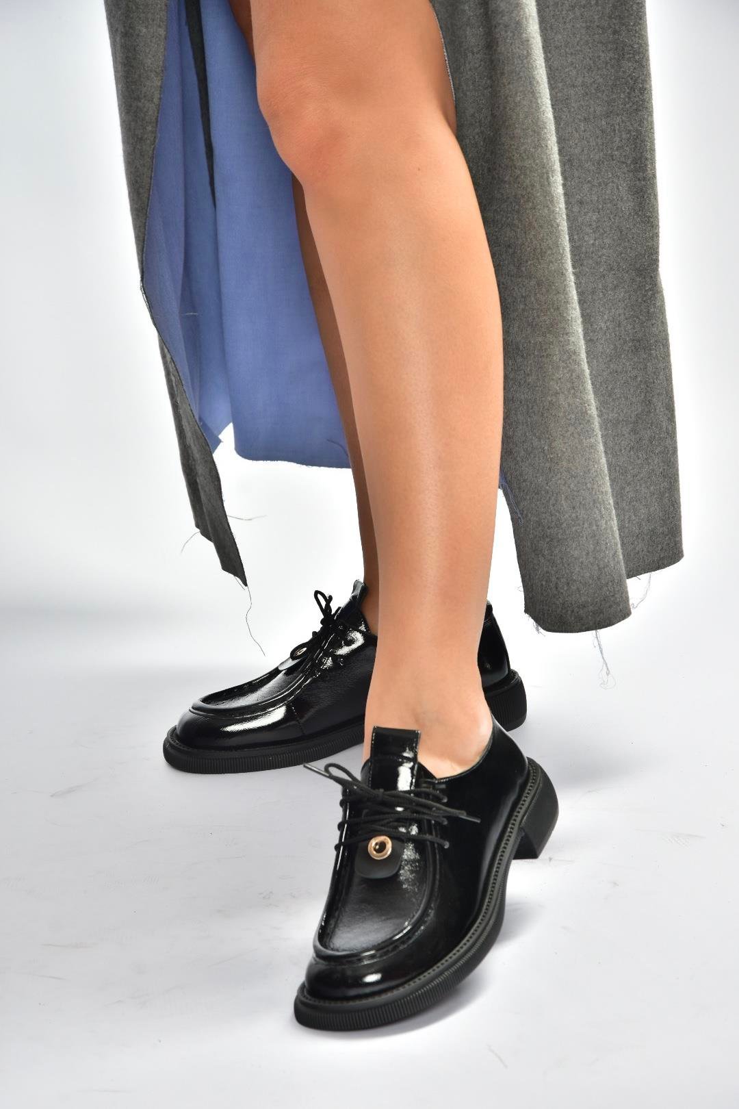 V944085608 Siyah Rugan Bağcıklı Günlük Kadın Ayakkabı