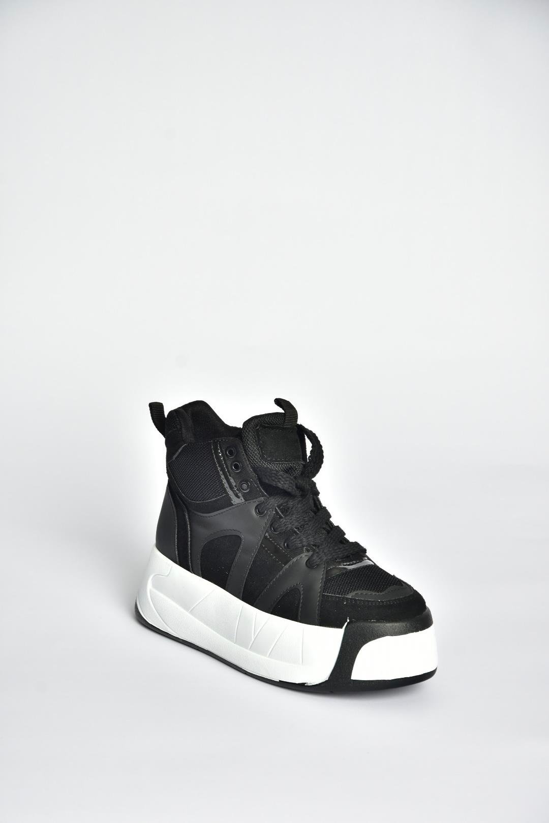 V973019102 Siyah/Beyaz Süet Kalın Tabanlı Kadın Spor Ayakkabı Sneakers