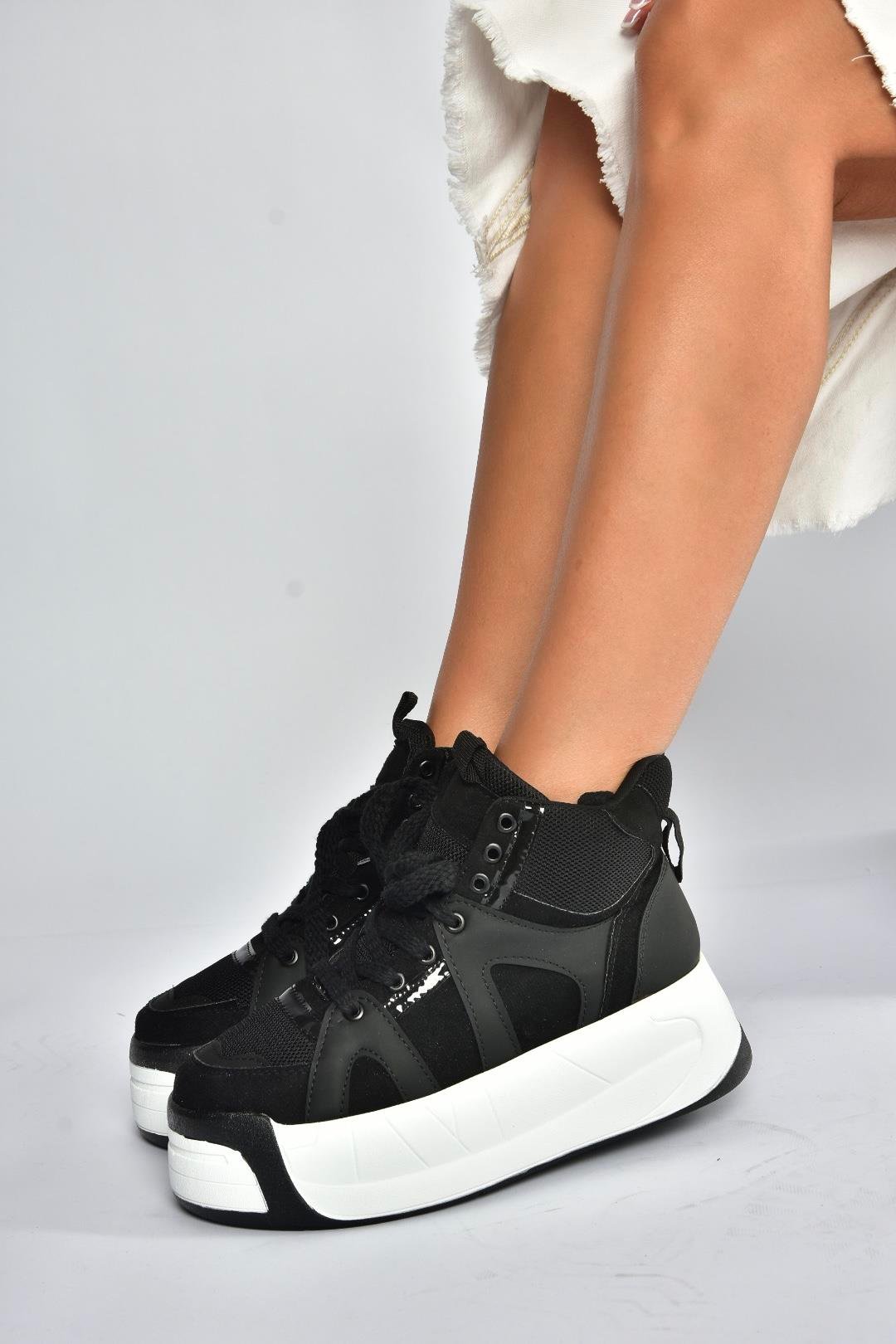 V973019102 Siyah/Beyaz Süet Kalın Tabanlı Kadın Spor Ayakkabı Sneakers