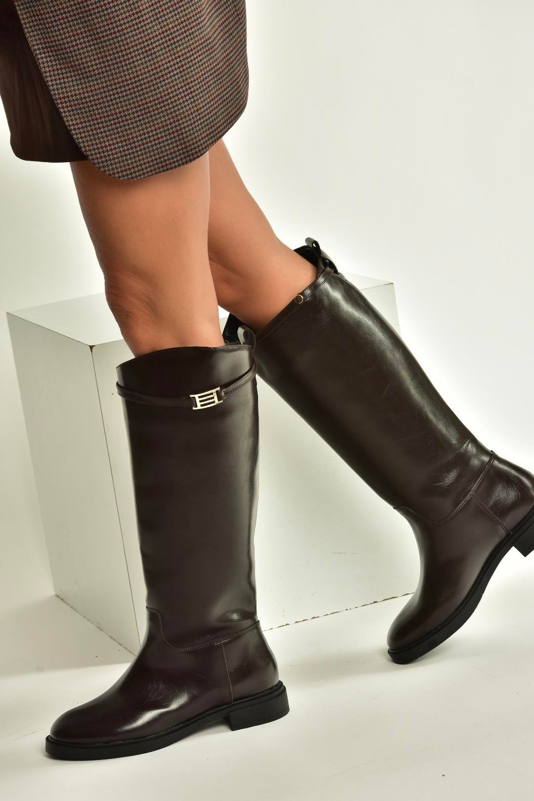 V973720909 Kahverengi Klasik Alçak Tabanlı Kadın Çizme