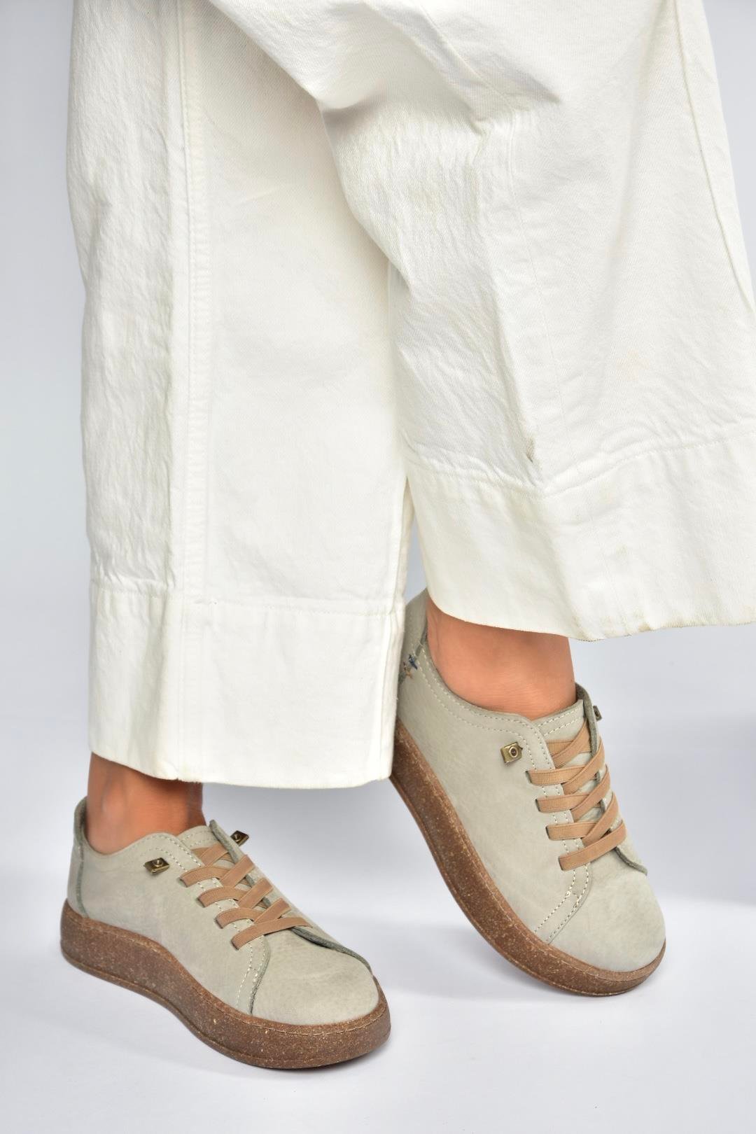 V999060501 Gri Hakiki Deri Nubuk Kadın Spor Ayakkabı Sneakers