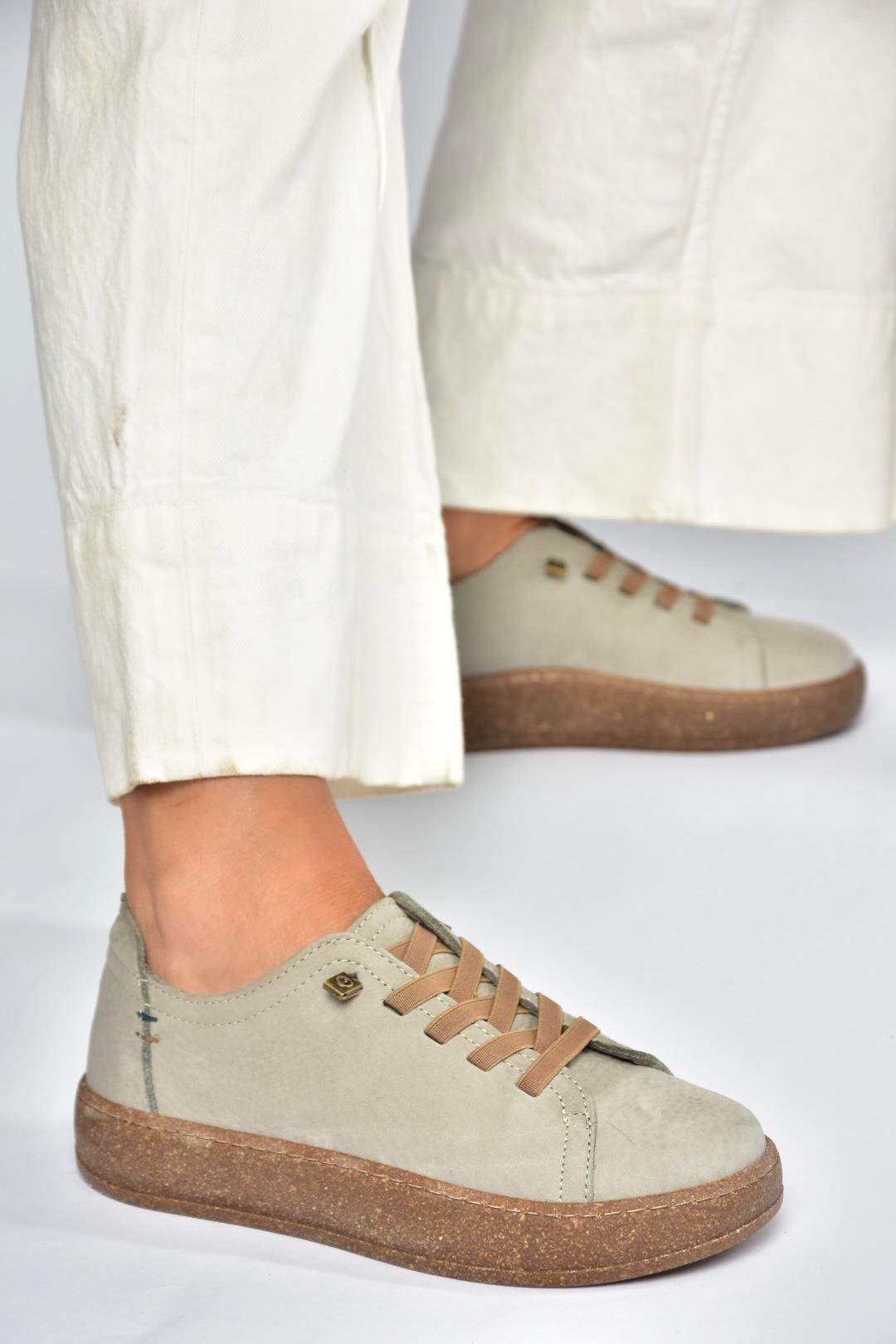 V999060501 Gri Hakiki Deri Nubuk Kadın Spor Ayakkabı Sneakers