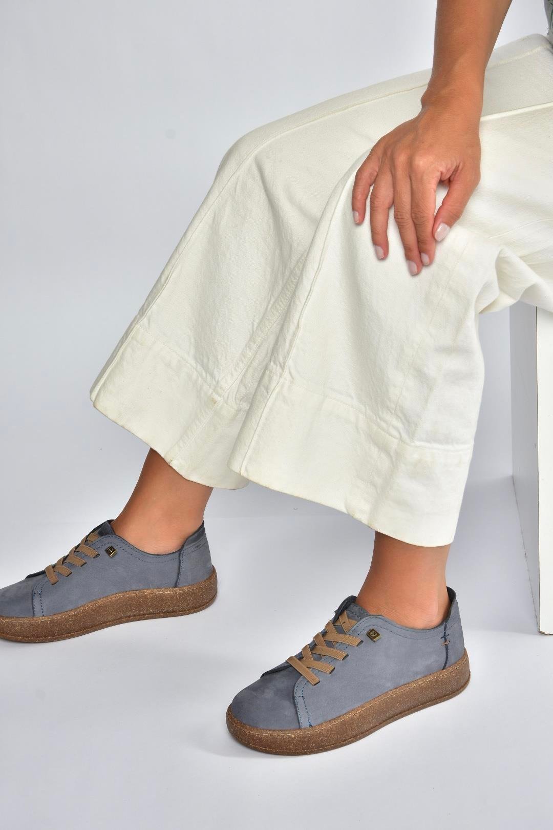 V999060501 Mavi Hakiki Deri Nubuk Kadın Spor Ayakkabı Sneakers