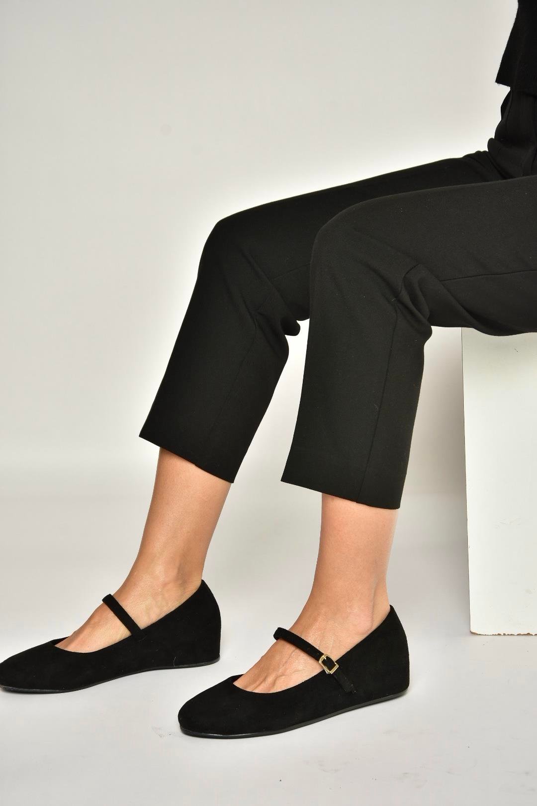 Y250770702 Siyah Süet Alçak Dolgu Tabanlı Kadın Ayakkabı