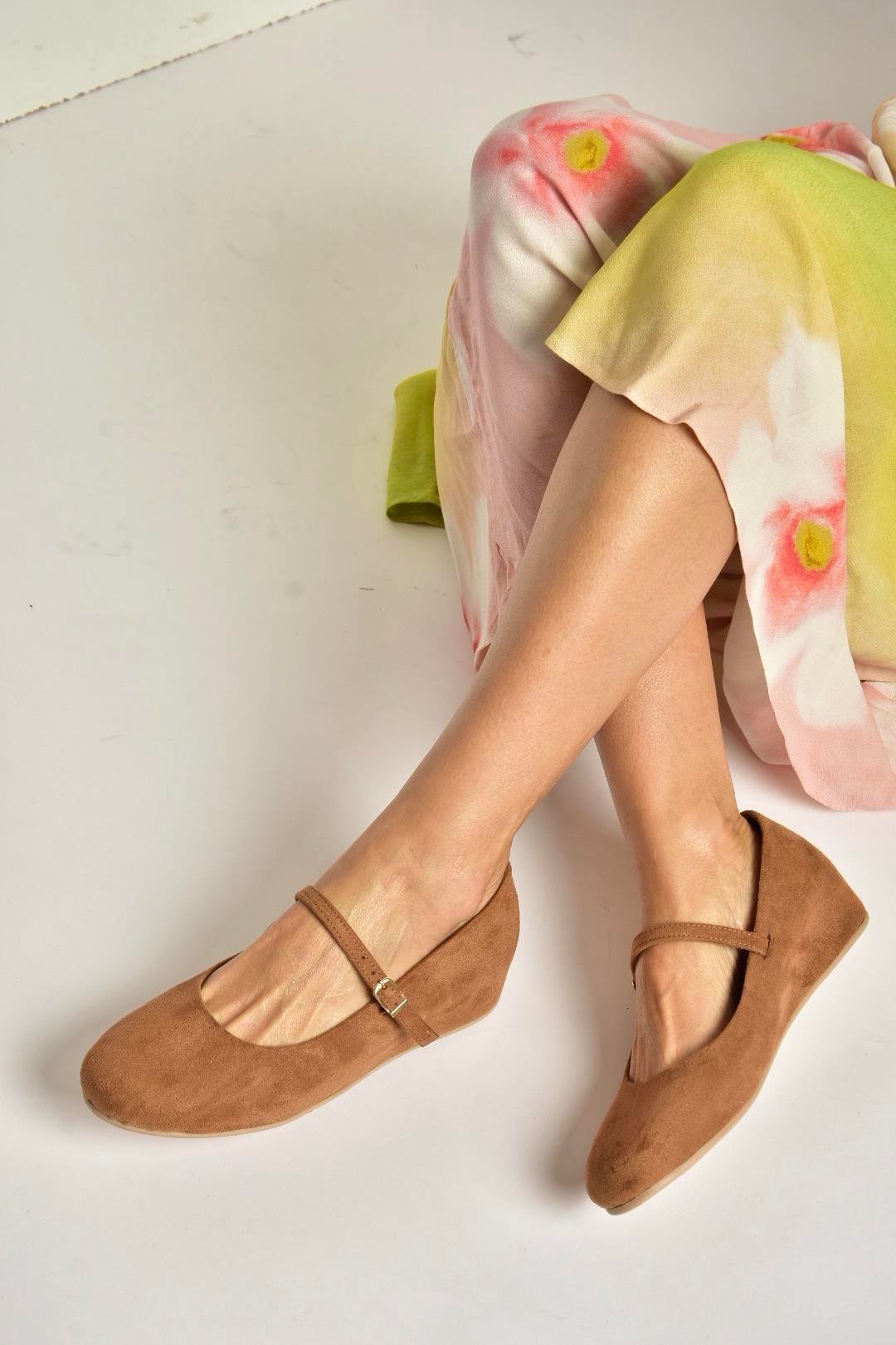 Y250770702 Taba Süet Alçak Dolgu Tabanlı Kadın Ayakkabı