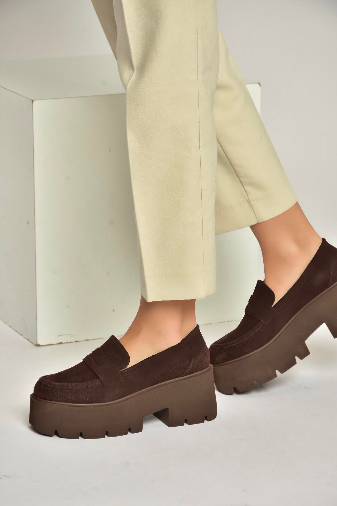 Y272972502 Kahverengi Süet Kalın Tabanlı Günlük Kadın Ayakkabı