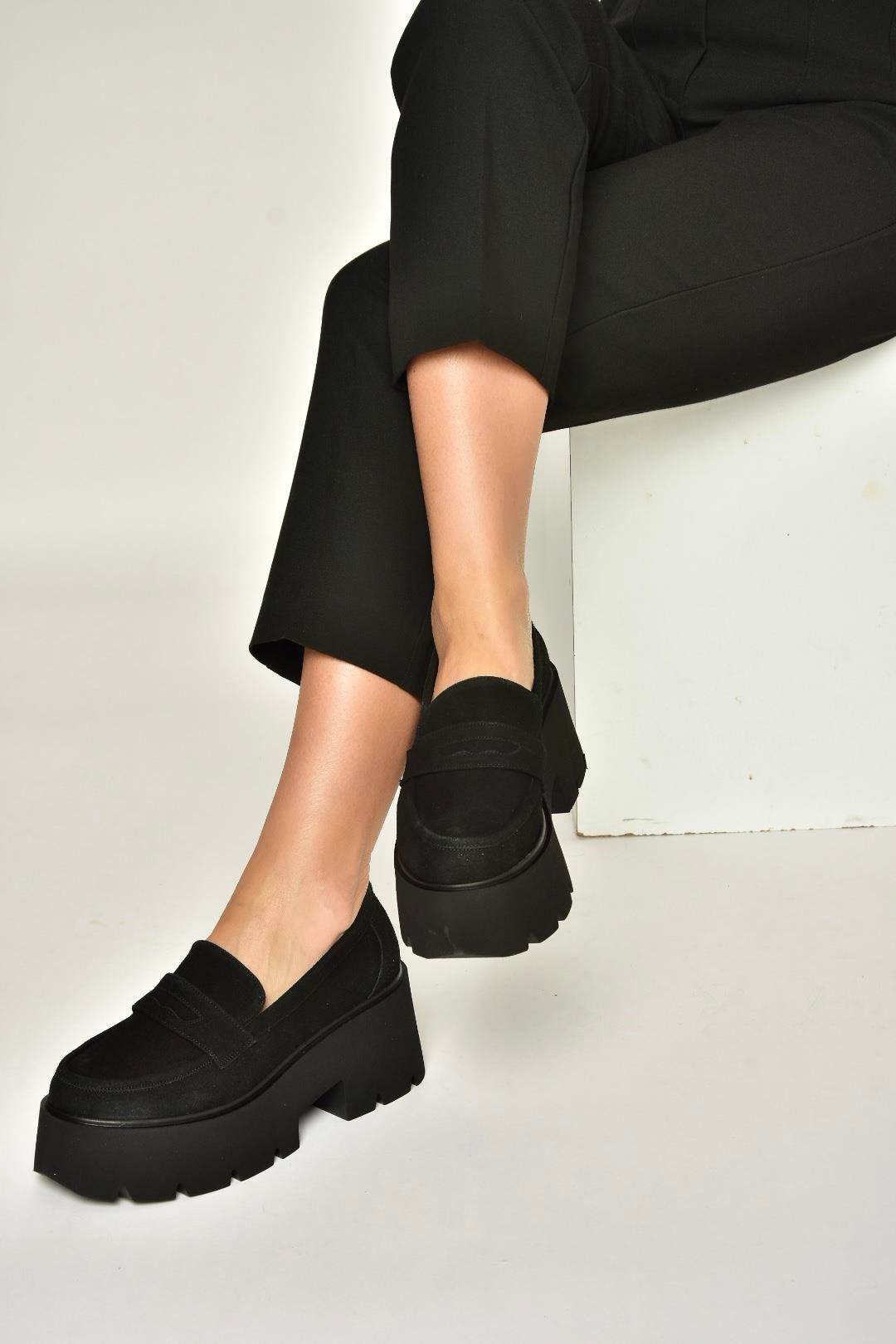 Y272972502 Siyah Süet Kalın Tabanlı Günlük Kadın Ayakkabı