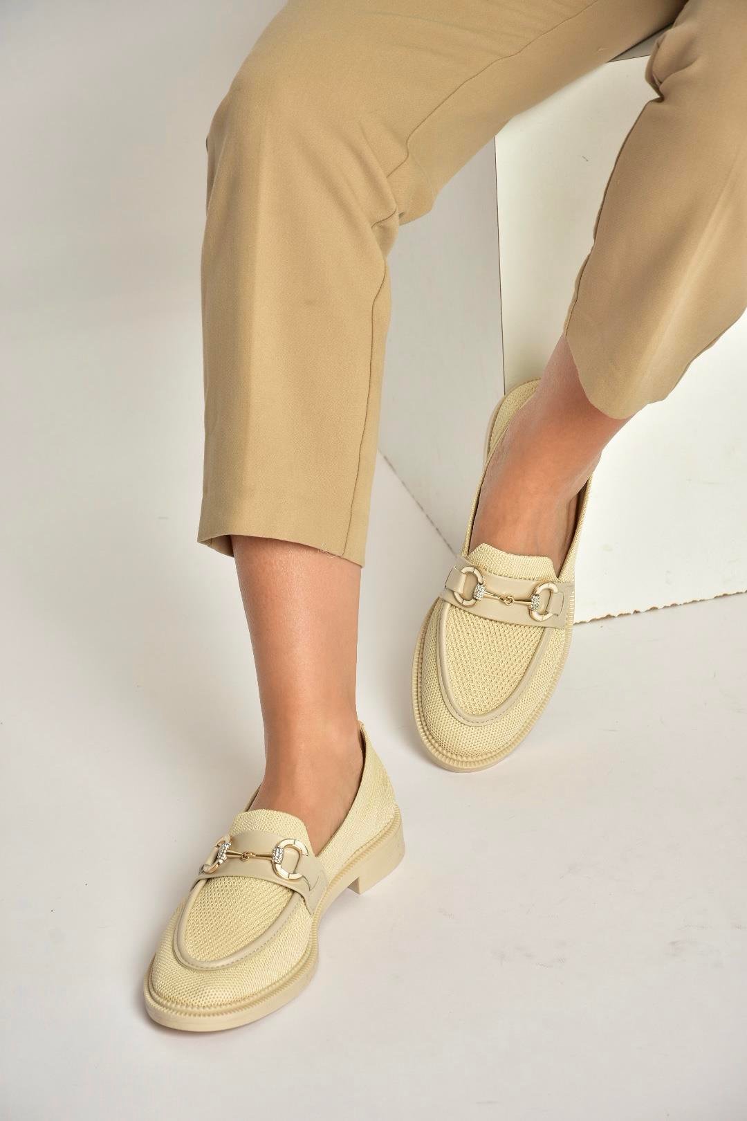 Y330722104 Bej Triko Kumaş Toka Detaylı Günlük Kadın Ayakkabı