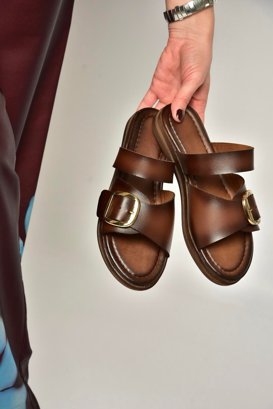 Y390350703 Kahverengi Hakiki Deri Kadın Terlik