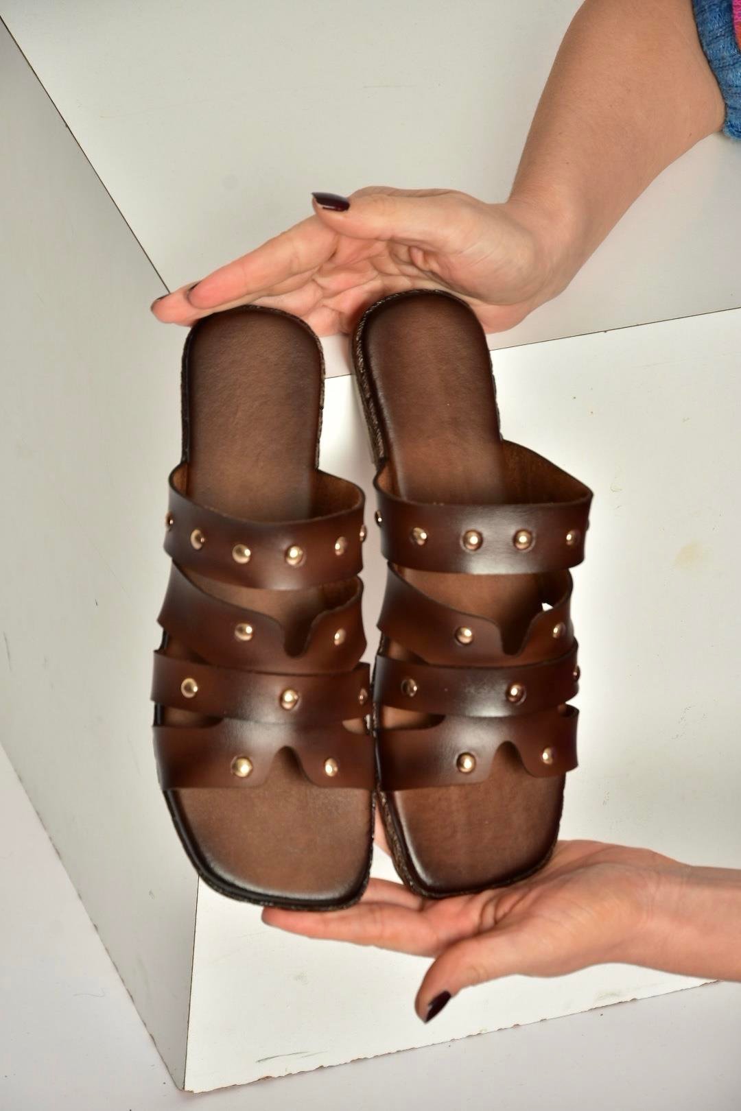 Y390755203 Kahverengi Hakiki Deri Kadın Terlik