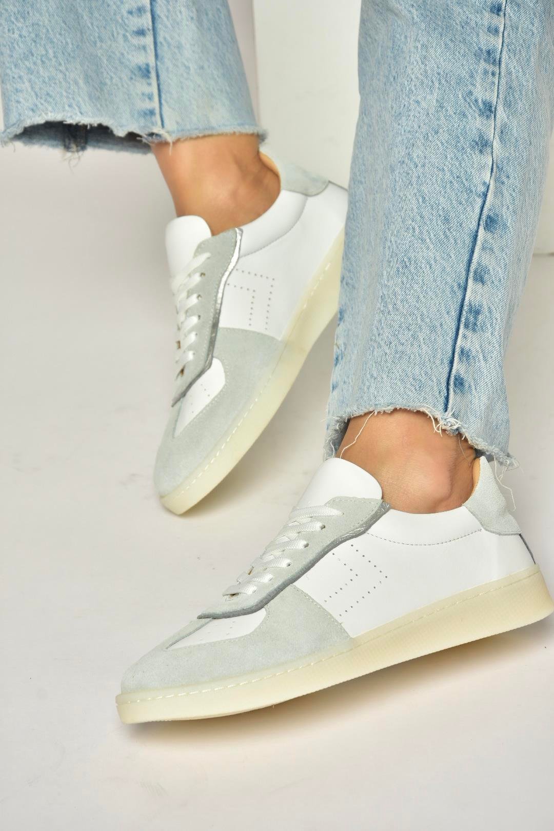 Y555201403 Beyaz Hakiki Deri Kadın Spor Ayakkabı Sneakers