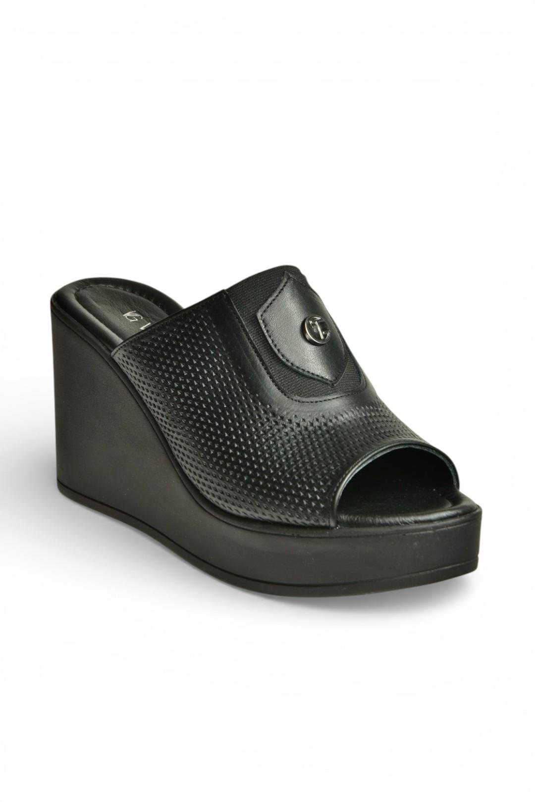 Y555250703 Siyah Hakiki Deri Dolgu Topuklu Kadın Terlik