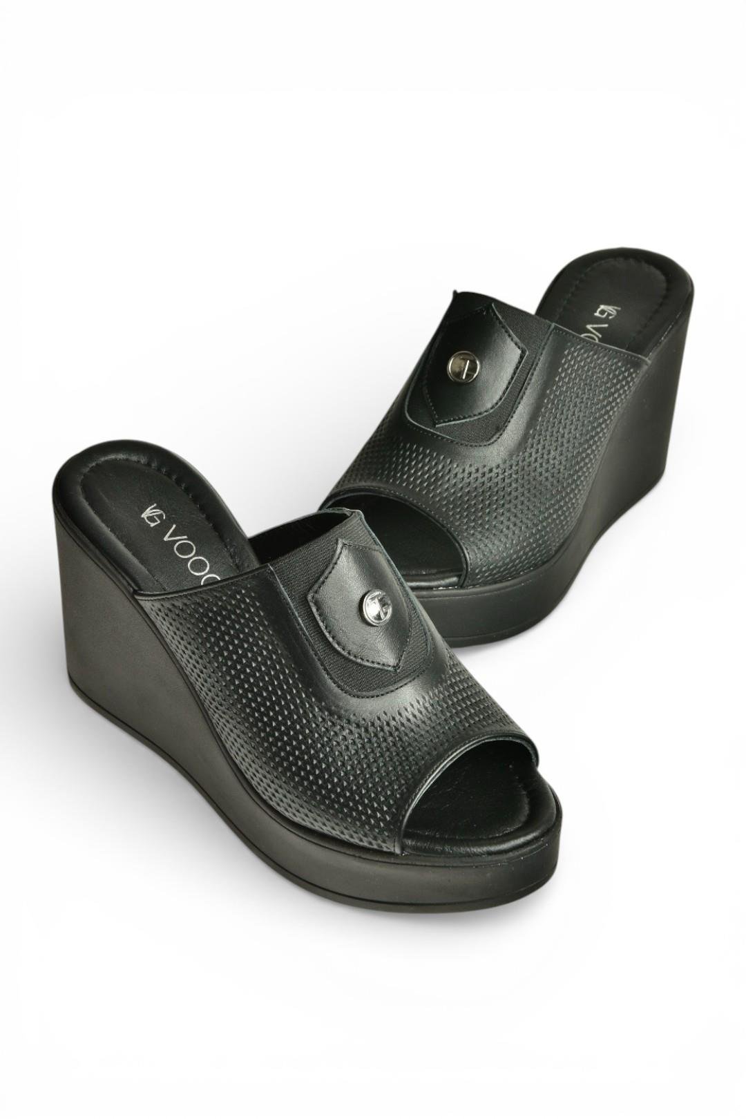 Y555250703 Siyah Hakiki Deri Dolgu Topuklu Kadın Terlik