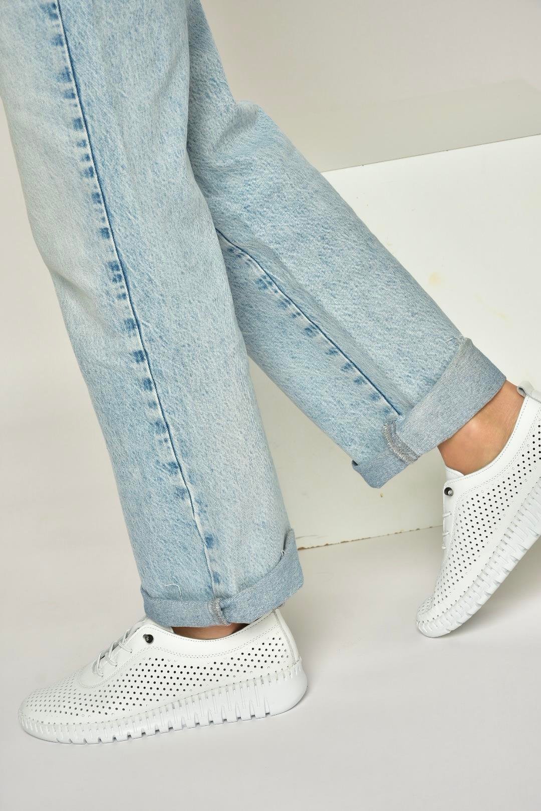 Y555705103 Beyaz Hakiki Deri Comfort Ortopedik Taban Kadın Ayakkabı