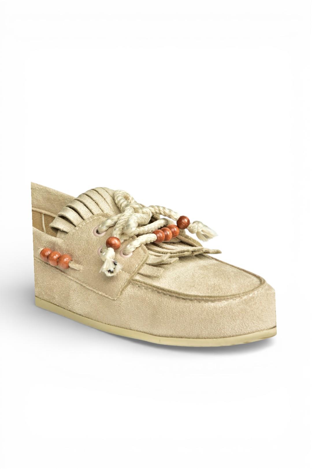 Y602426202 Bej Süet Boncuk Detaylı Günlük Kadın Ayakkabı