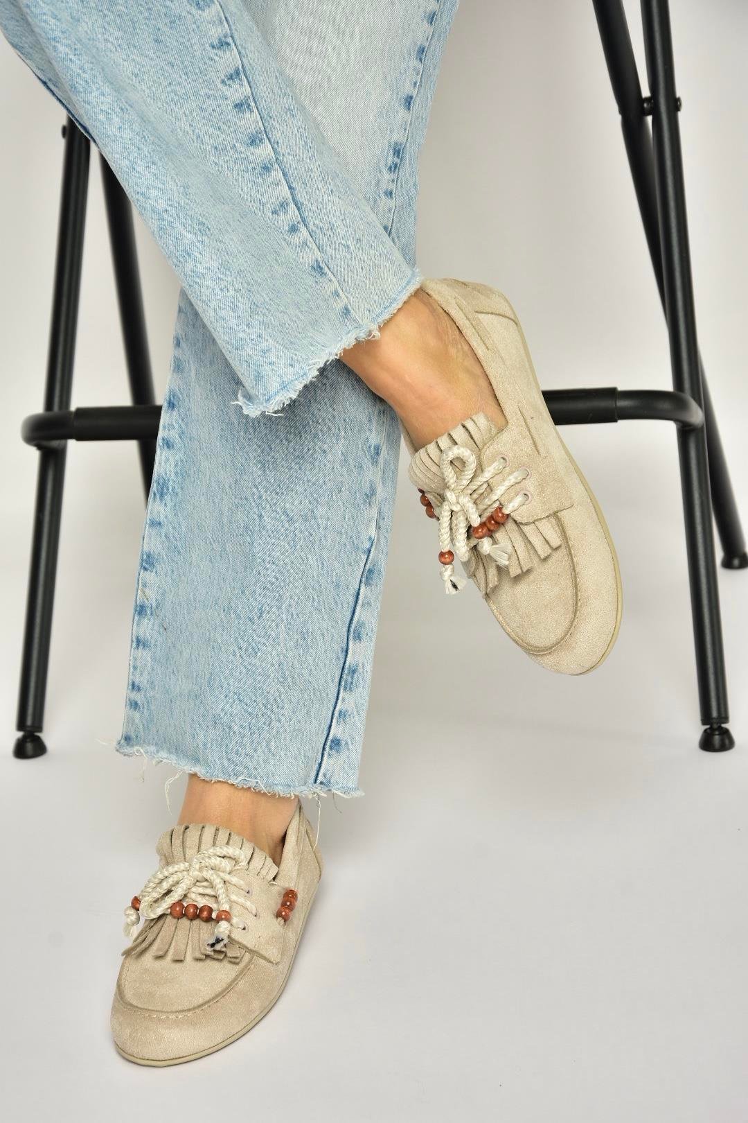 Y602426202 Bej Süet Boncuk Detaylı Günlük Kadın Ayakkabı