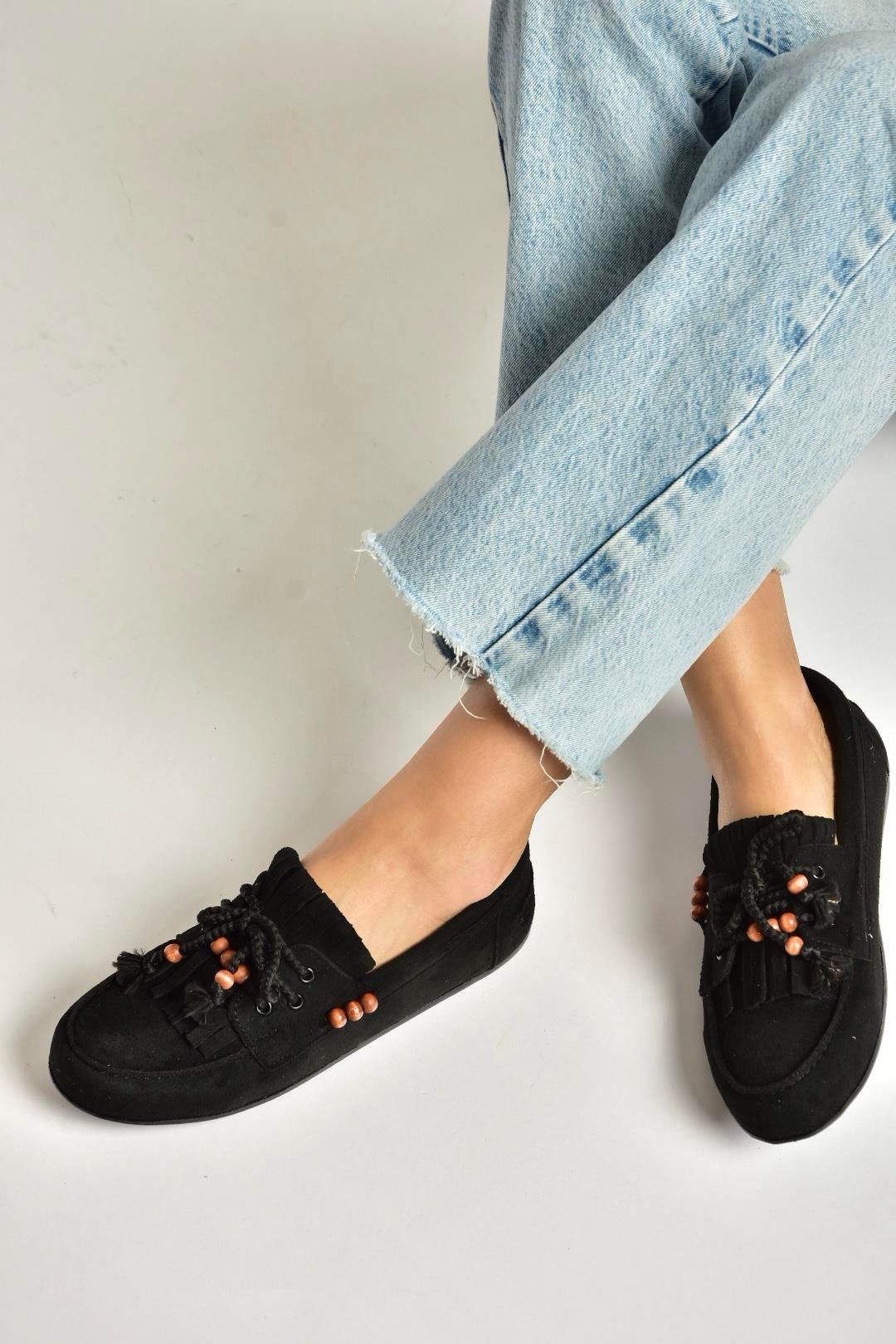 Y602426202 Siyah Süet Boncuk Detaylı Günlük Kadın Ayakkabı