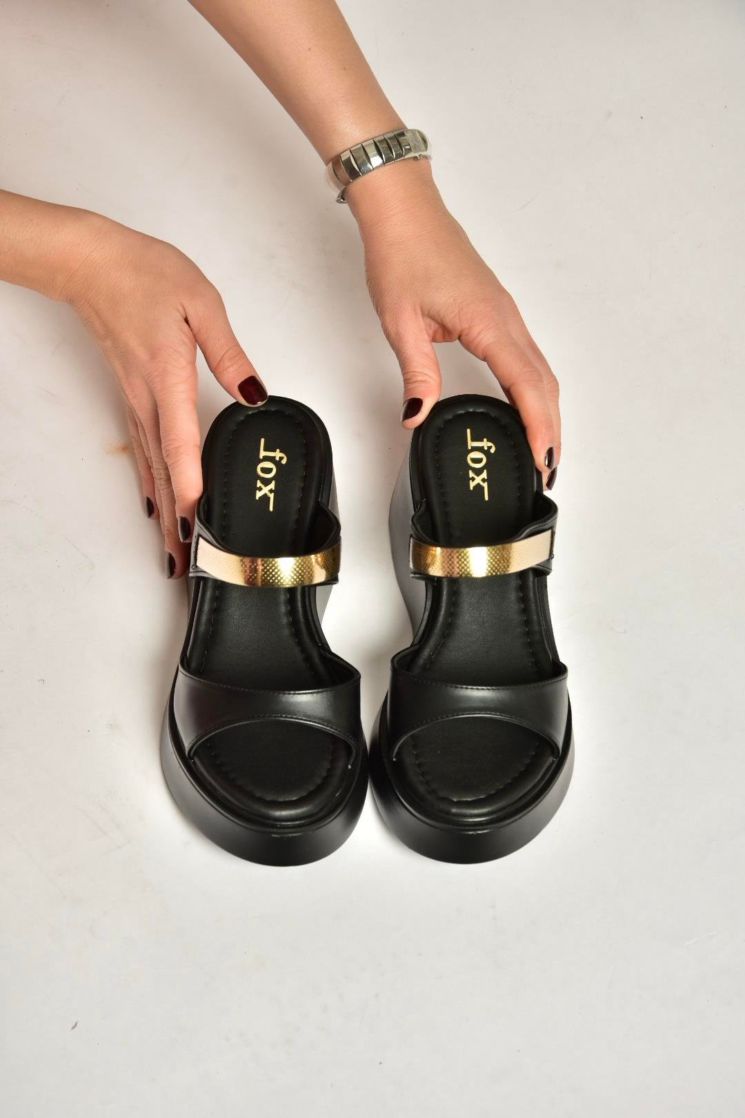 Y973518509 Siyah Kalın Tabanlı Kadın Terlik