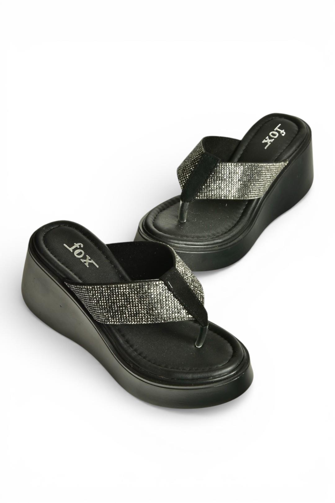 Y973525309 Siyah Taş Detaylı Parmak Arası Kalın Tabanlı Kadın Terlik