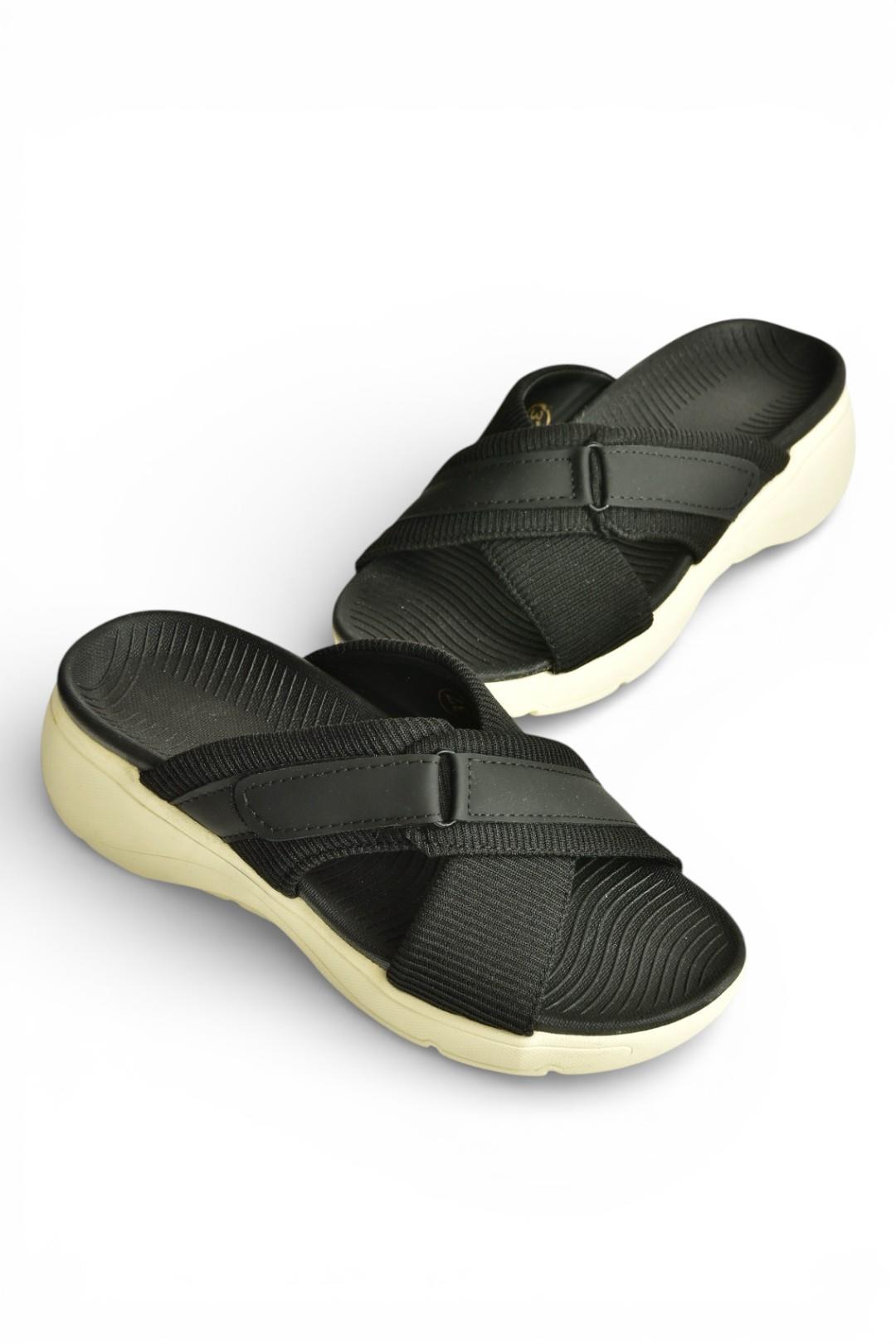 Y973935004 Siyah Kumaş Kalın Tabanlı Kadın Terlik